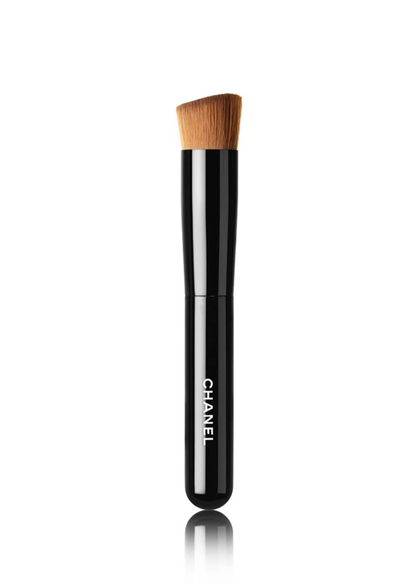 CHANEL LES PINCEAUX DE CHANEL 2-IN-1 BRUSH FLUID AND POWDER Image 1 of 2