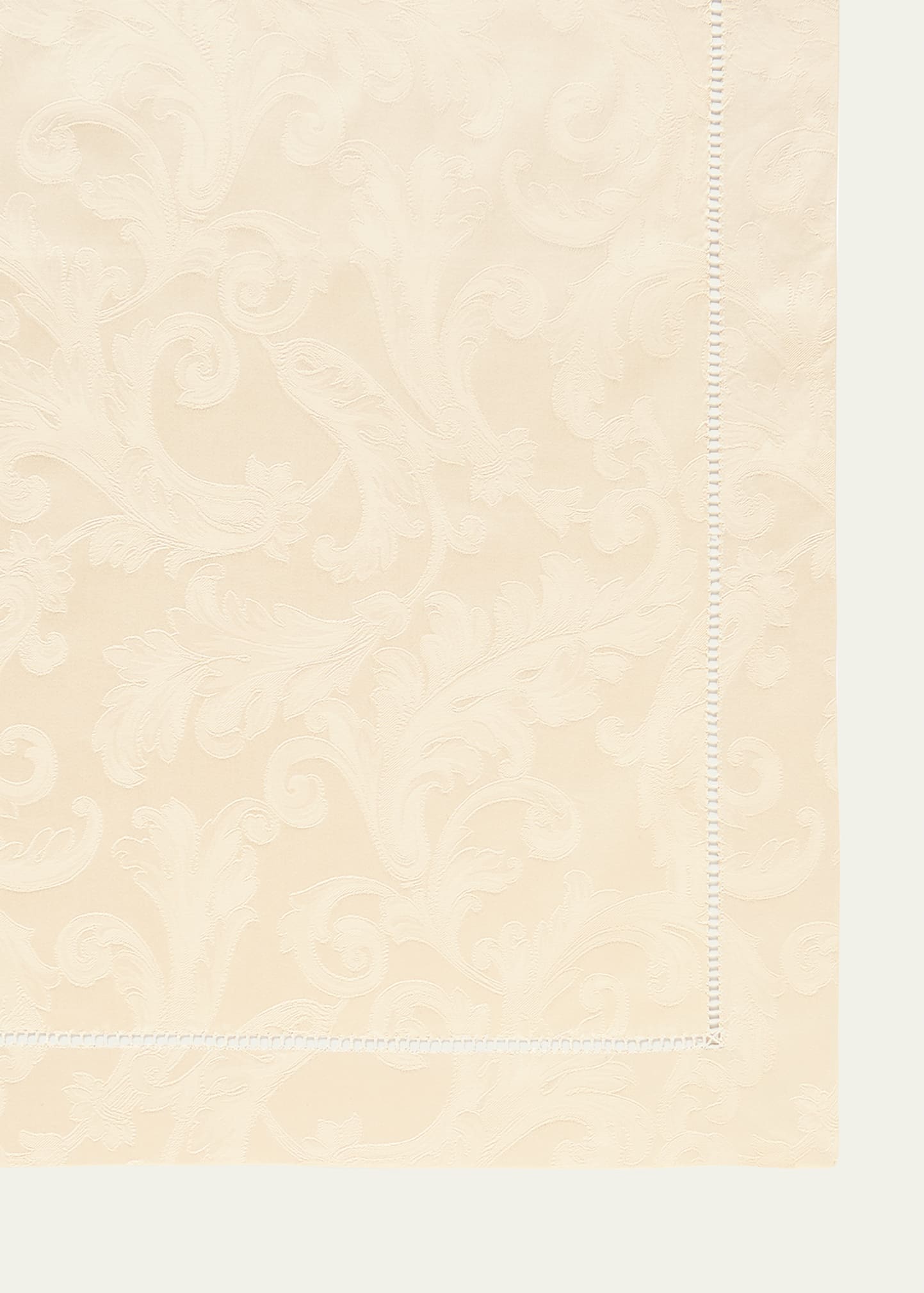 Plume Jacquard 70" x 90" Tablecloth