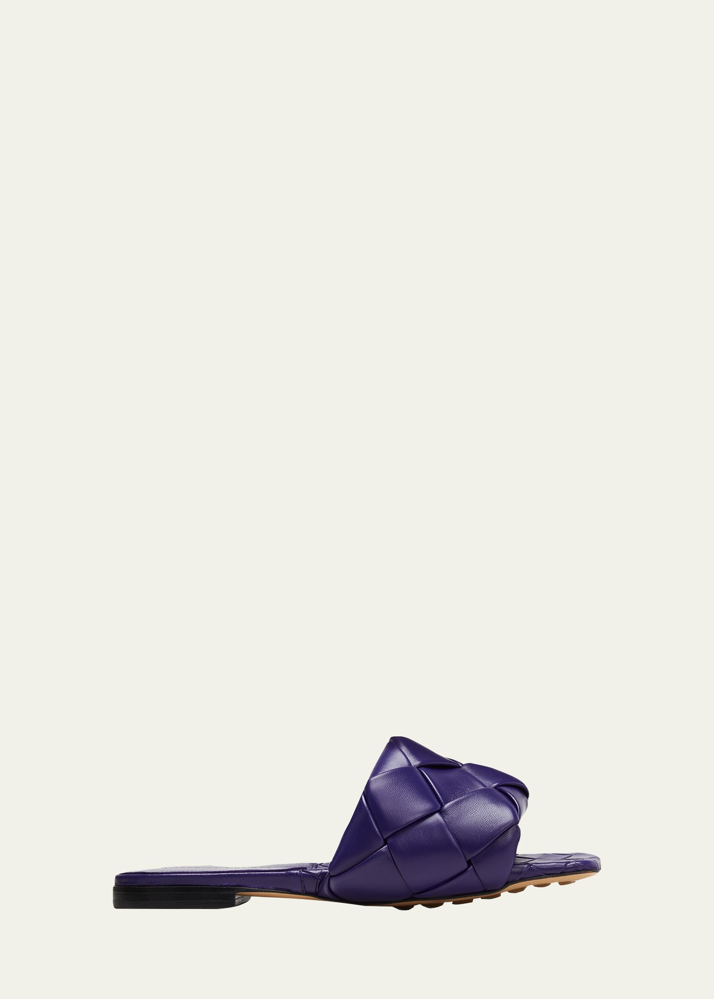 Bottega Veneta Rubber Lido Flat Sandals In Unicorn