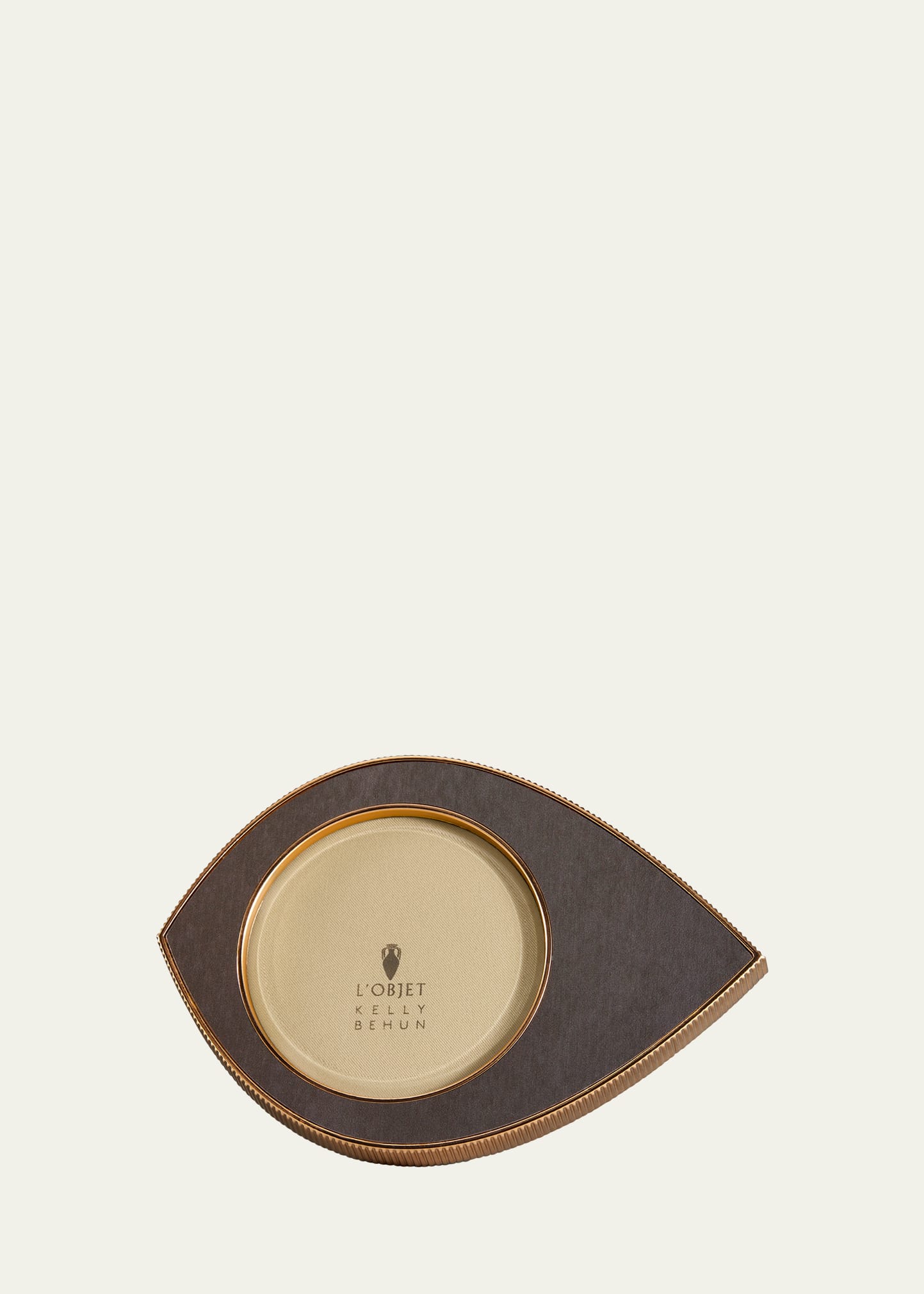 L'objet Kelly Behun Wide Eye Frame