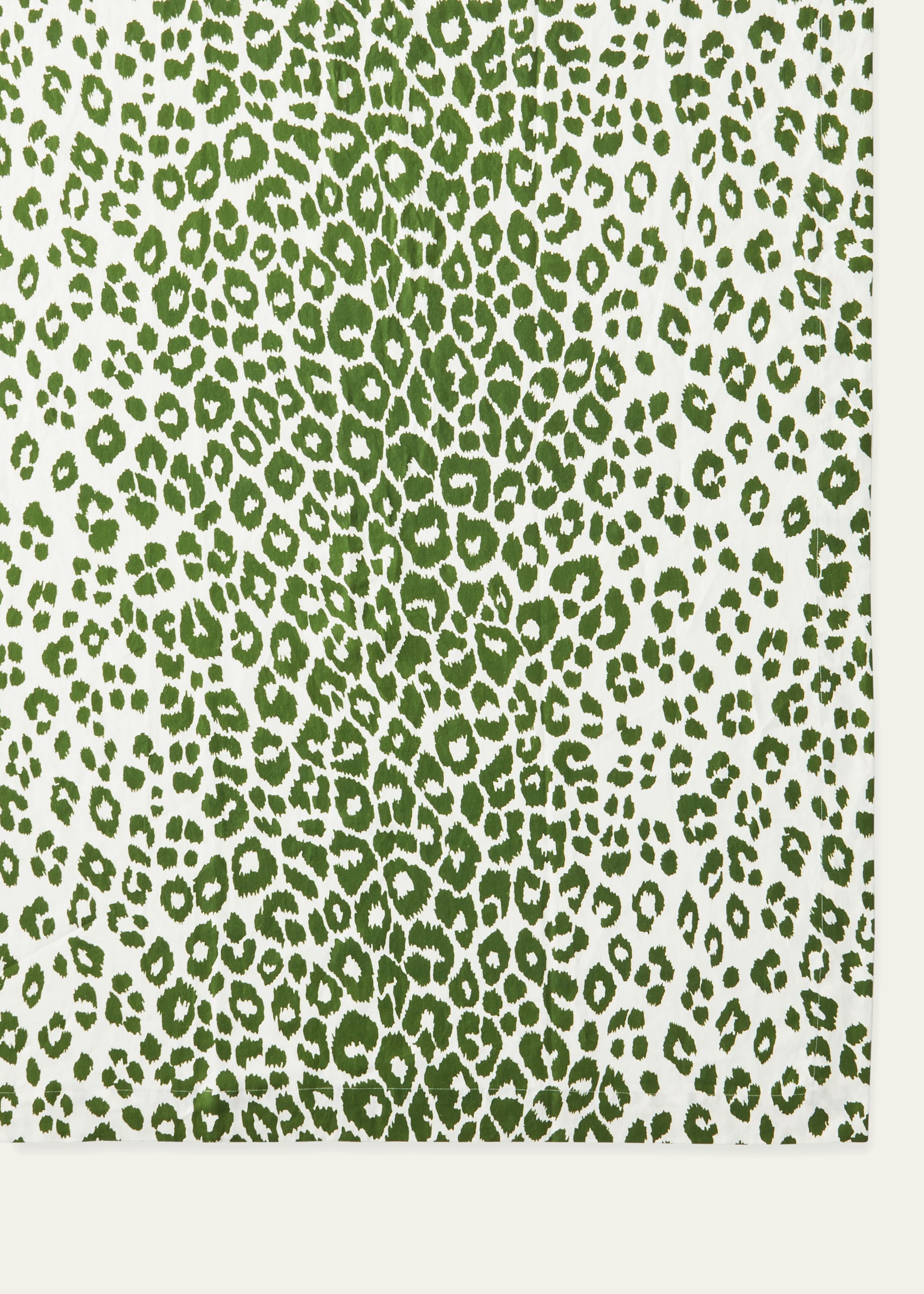 Matouk Schumacher Iconic Leopard Tablecloth, 70" X 126" In Green