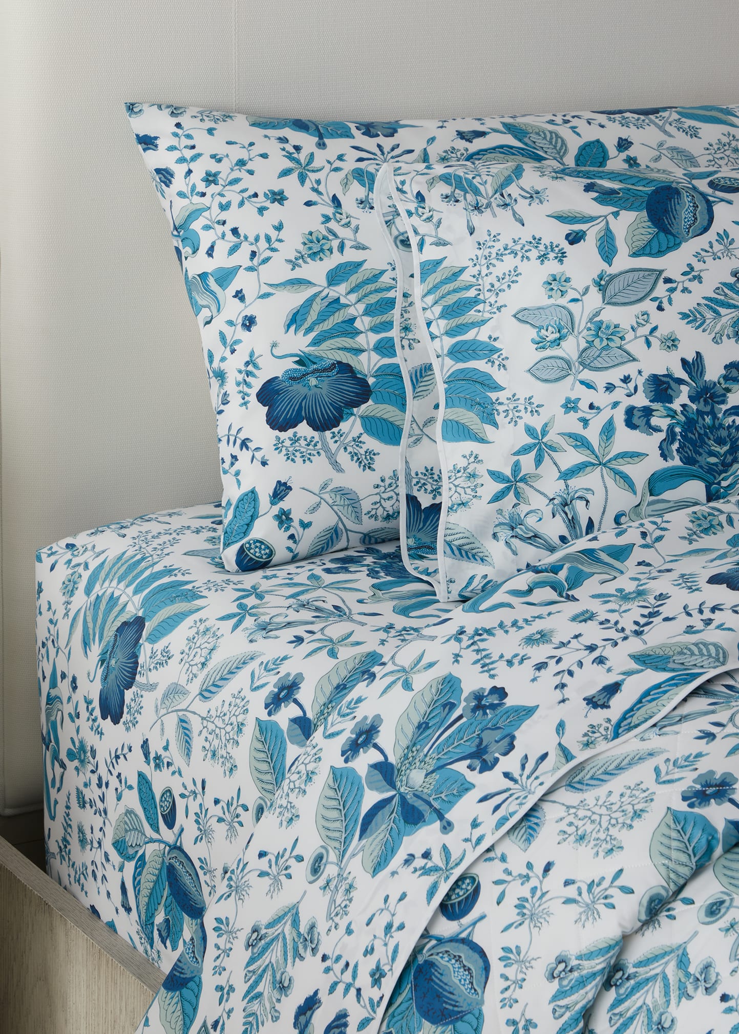 Matouk Schumacher Pomegranate Standard Pillowcase Pair In Prussian Blue