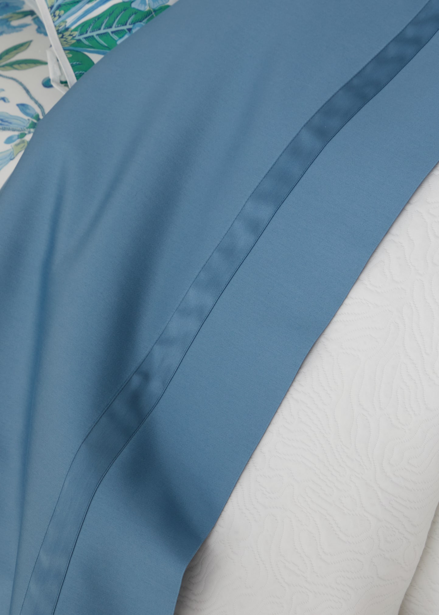 Matouk Nocturne 600 Thread Count Full/queen Flat Sheet In Sea