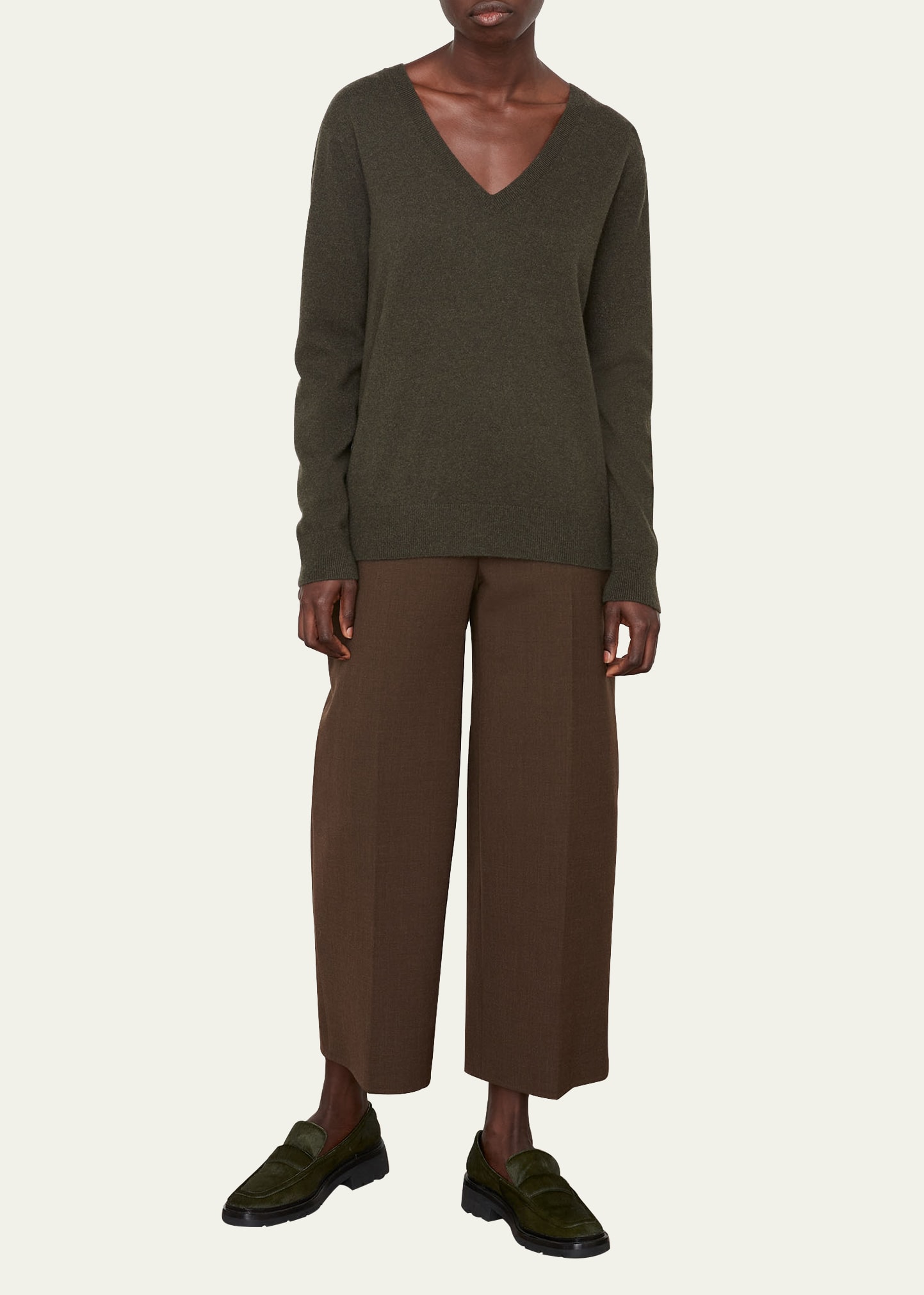 Vince Weekend V-neck Cashmere Sweater In Dark Pine