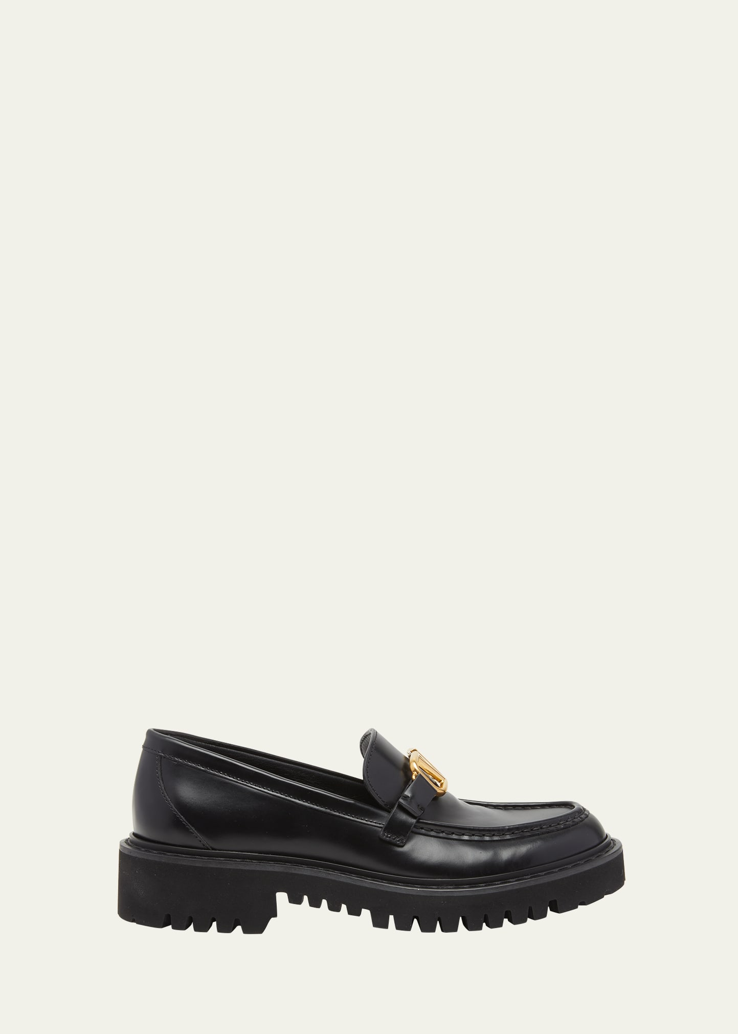 Valentino Garavani Vlogo Medallion Leather Loafers In 0no Nero