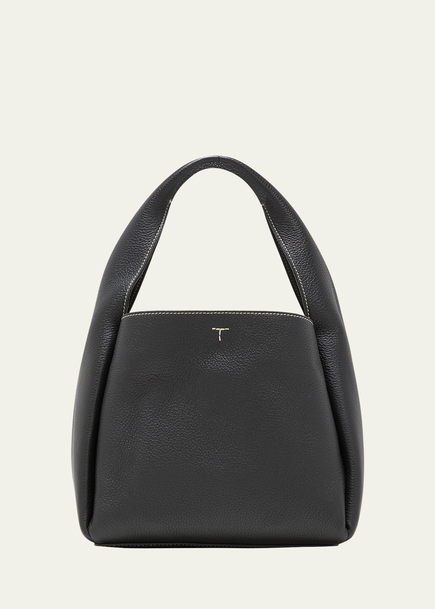 Bucket bag black grain – Totême