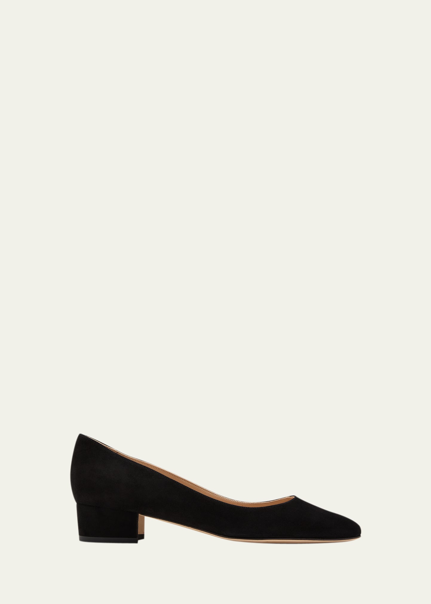 Manolo Blahnik Lista Suede Pumps In Blck0015