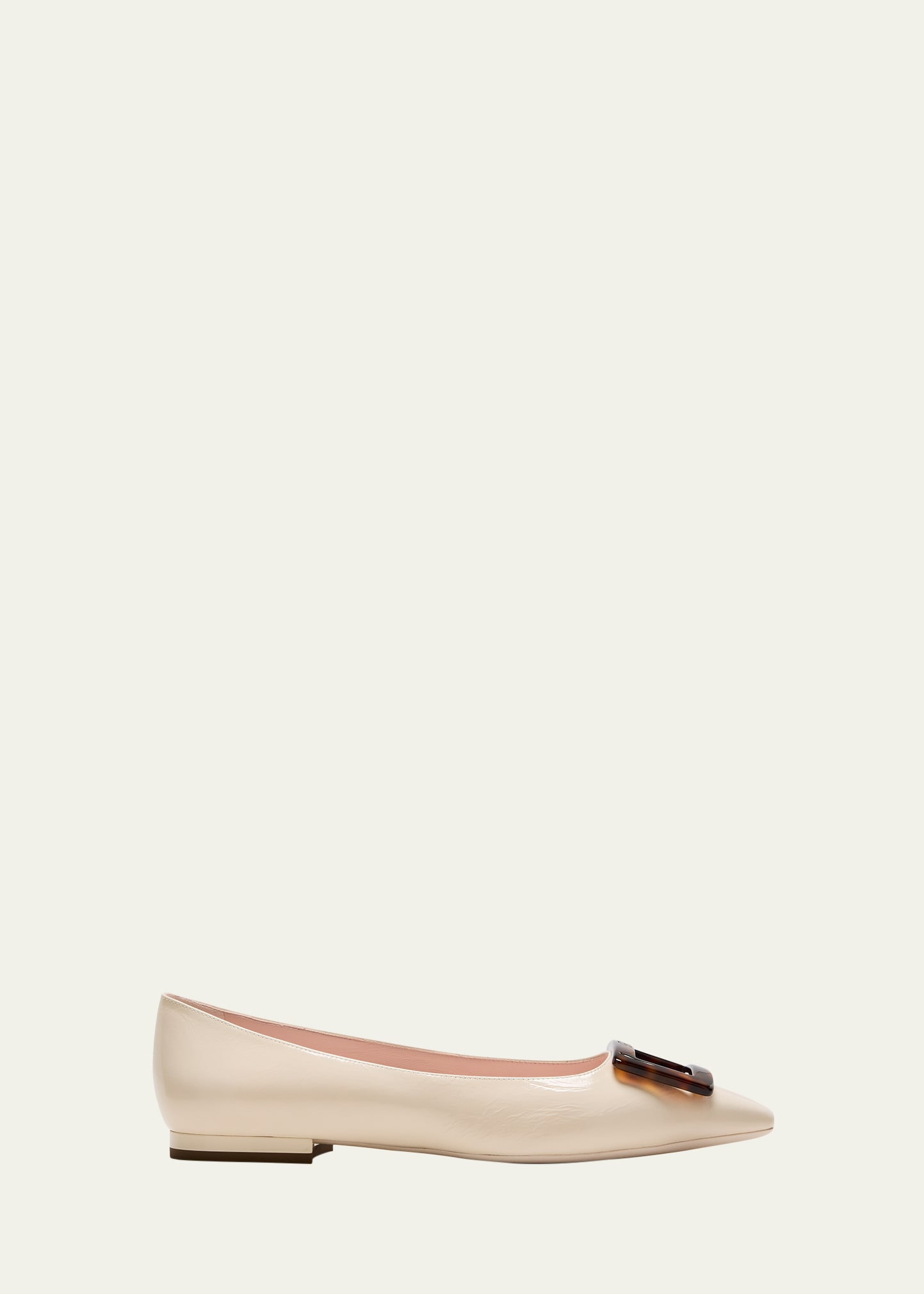 Shop Roger Vivier Gommettine Tortoiseshell Buckle Ballerina Flats In Cire