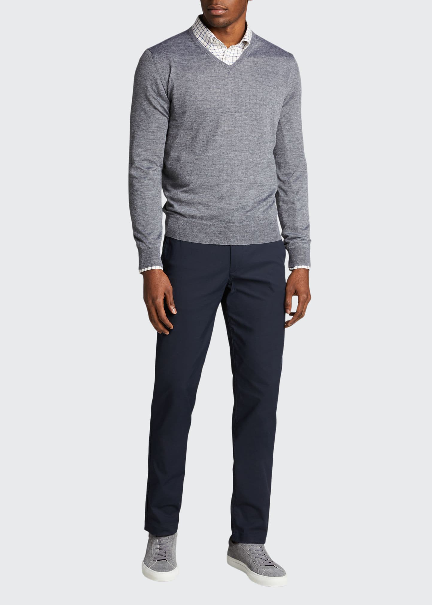 Bergdorf Goodman Men's Solid Cashmere V-neck Sweater In Medium Grey