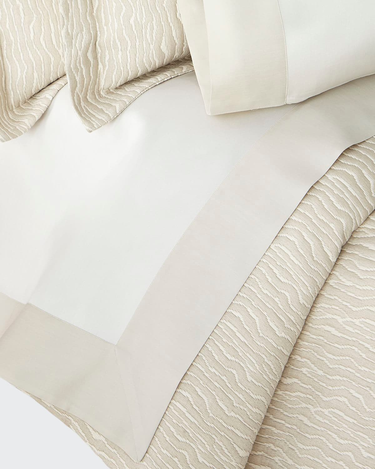 Sferra Larro Sateen King Fitted Sheet