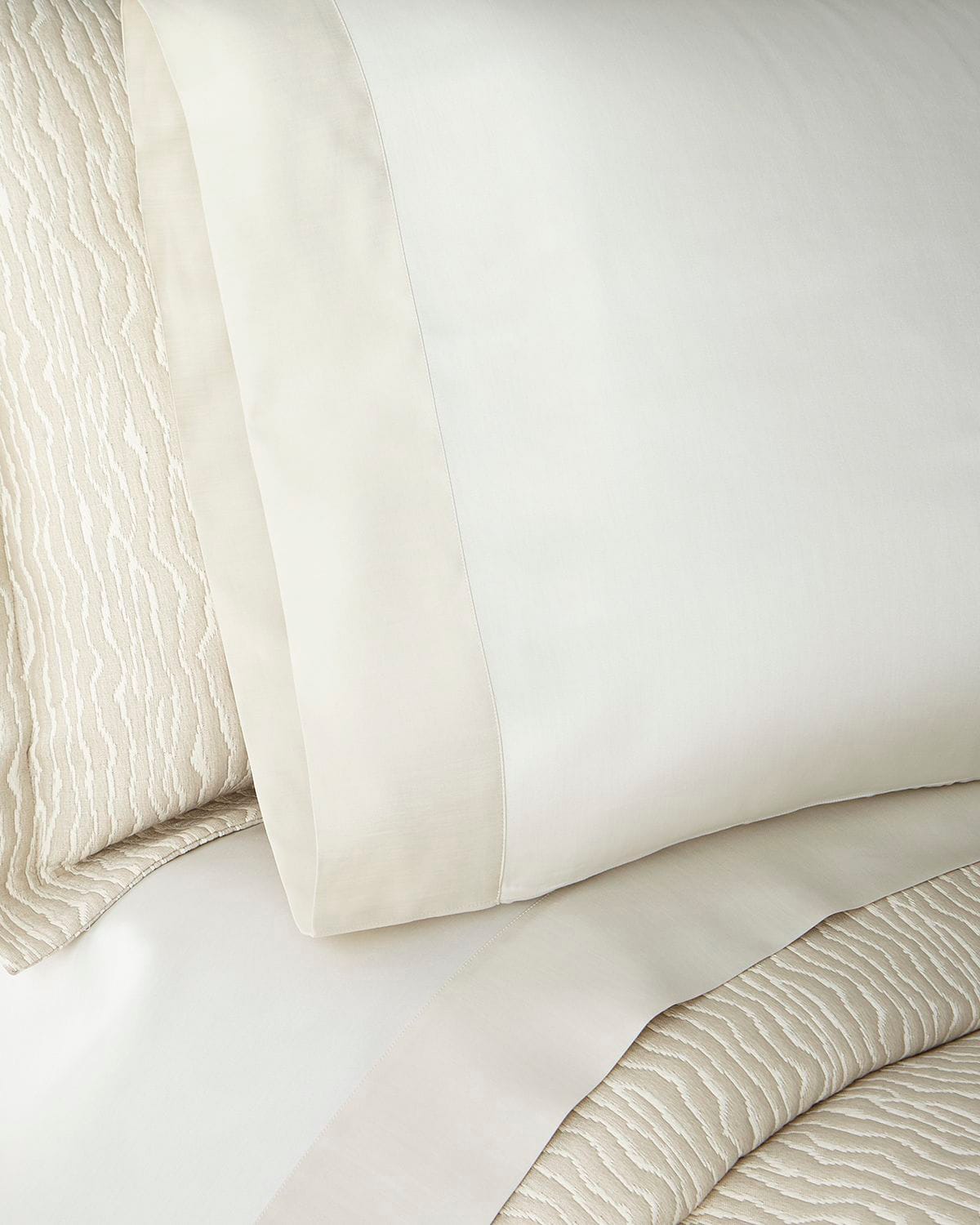 Sferra Pair Of Larro Sateen Standard Pillowcases