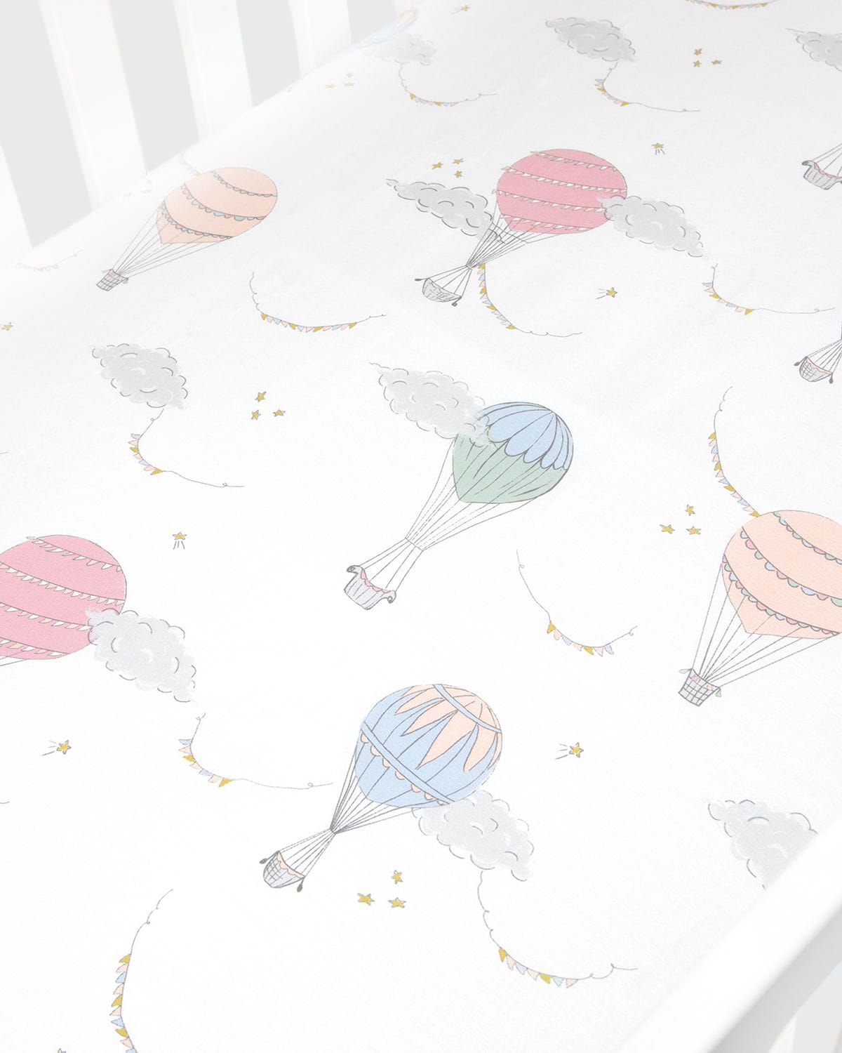 Gooselings Touch The Sky Crib Sheet In White