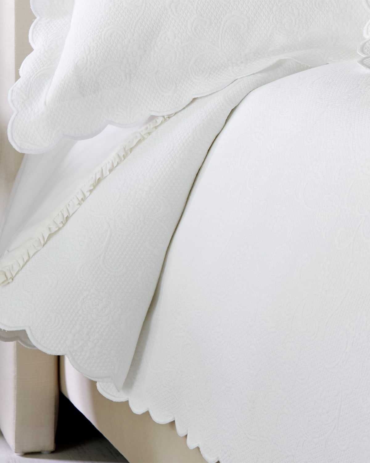 Sferra Twin Floral Matelasse Coverlet In White
