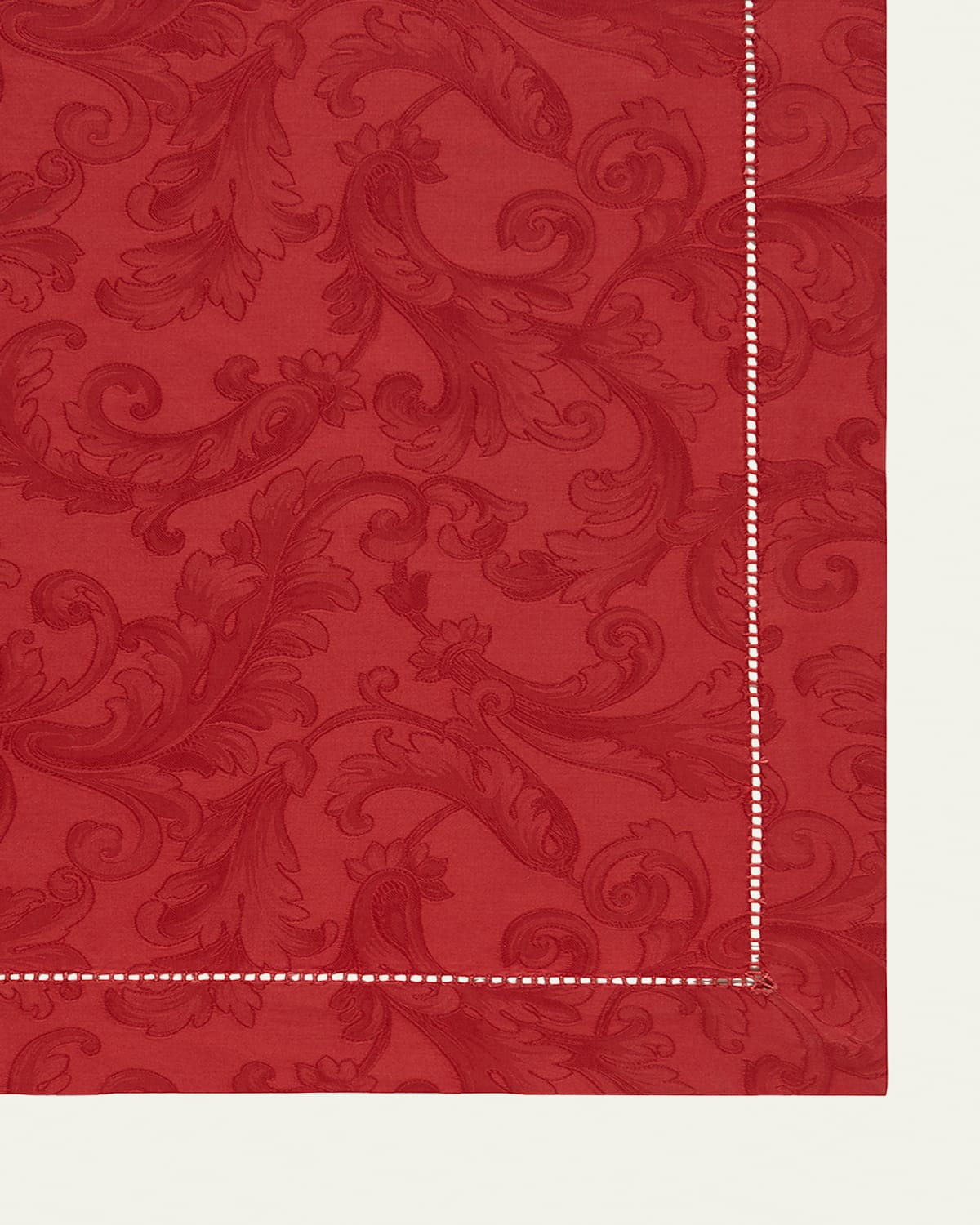 Sferra Acanthus Jacquard Tablecloth 70" X 90" | Thumbnail 4 Sferra Acanthus Jacquard Tablecloth 70" X 90" | Thumbnail 4