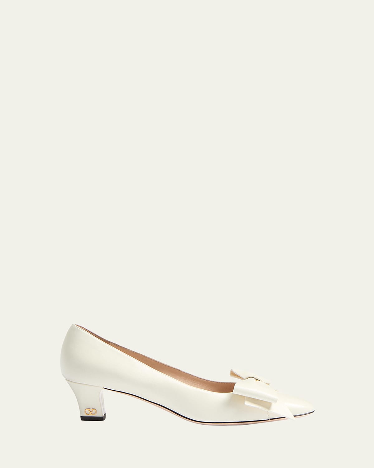 Shop Valentino Bowow Leather Pumps In Ivory