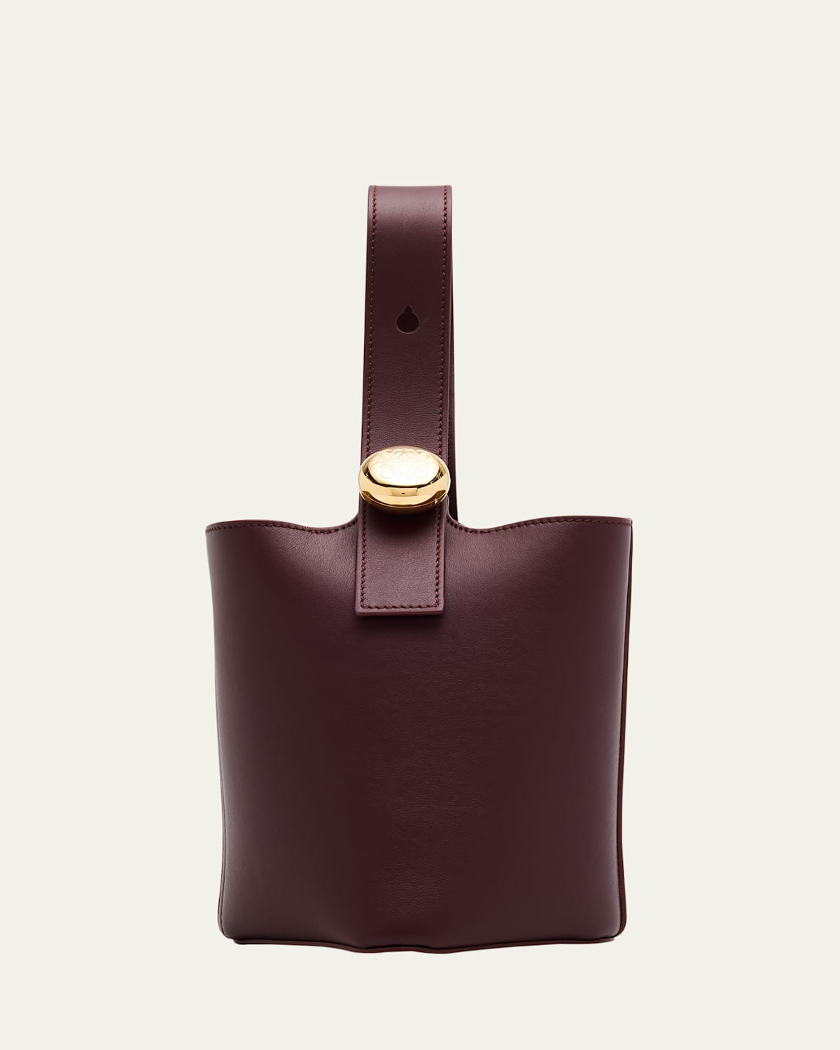 Loewe Pebble Mini Bucket Bag In Smooth Leather In Burgundy