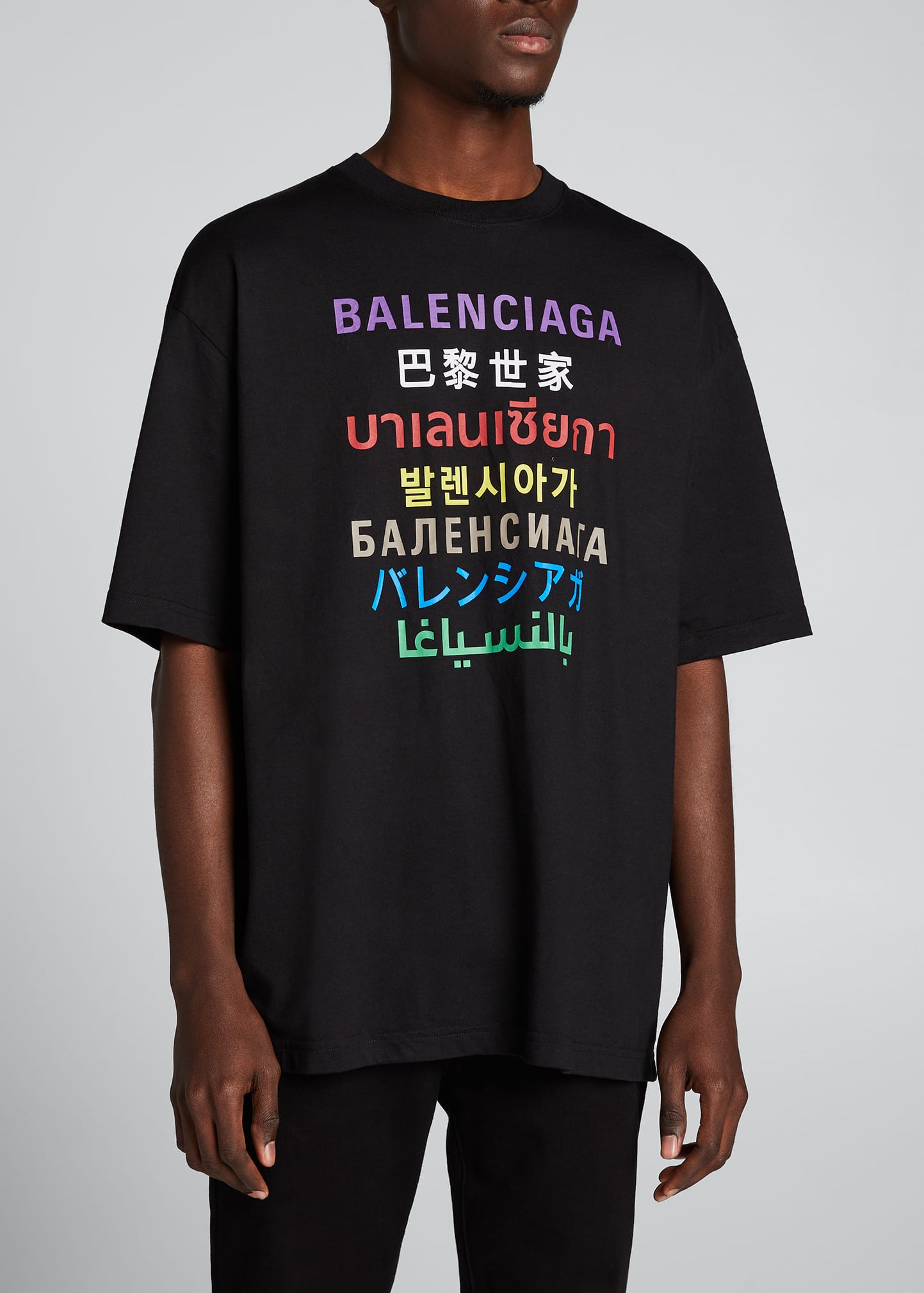 ド*ク様 BALENCIAGA ブラック Tシャツ 多言語ロゴ Balenciaga Men's Multi-Languages T-Shirt - Bergdorf Goodman