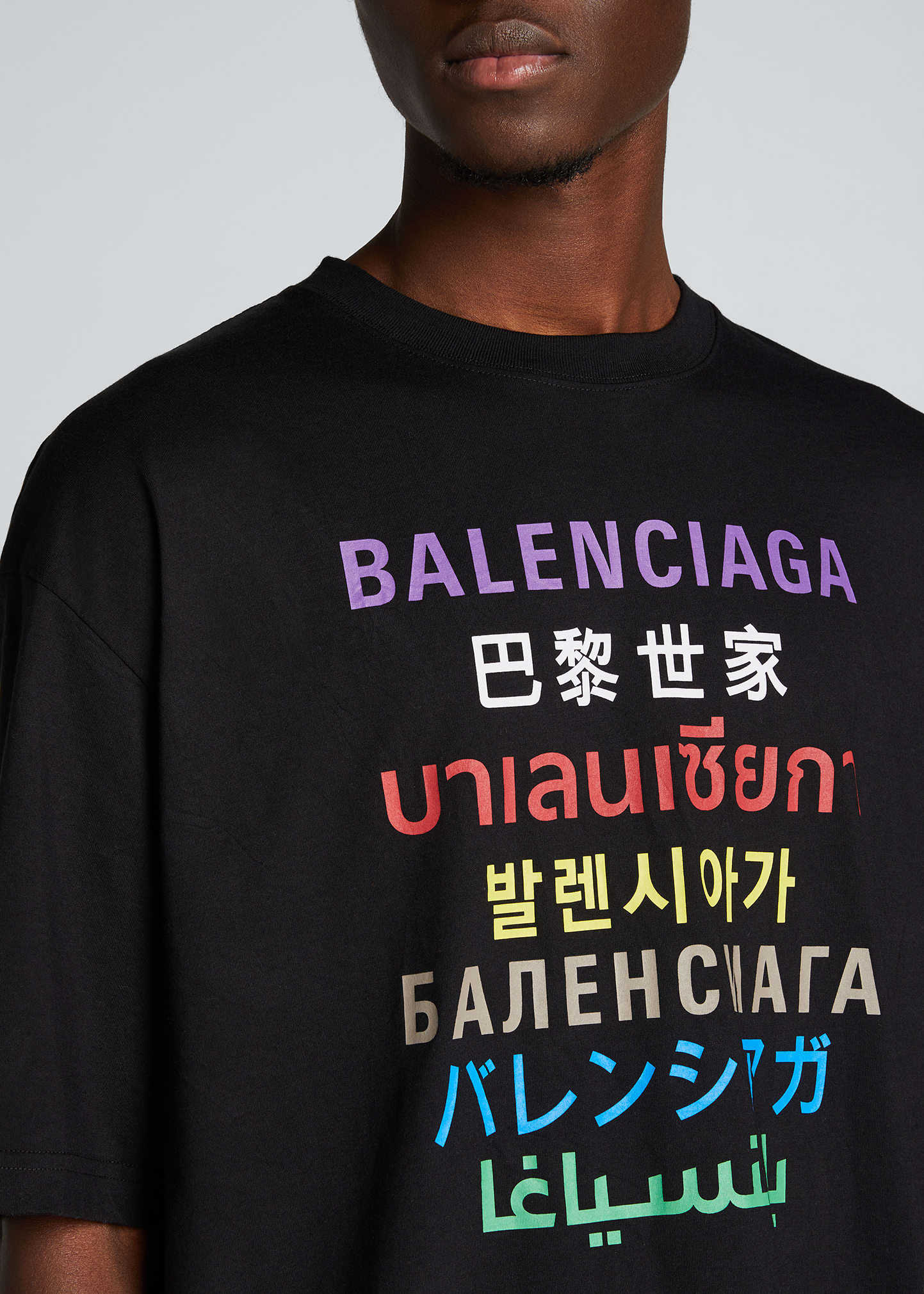 ド*ク様 BALENCIAGA ブラック Tシャツ 多言語ロゴ Balenciaga Men's Multi-Languages T-Shirt - Bergdorf Goodman