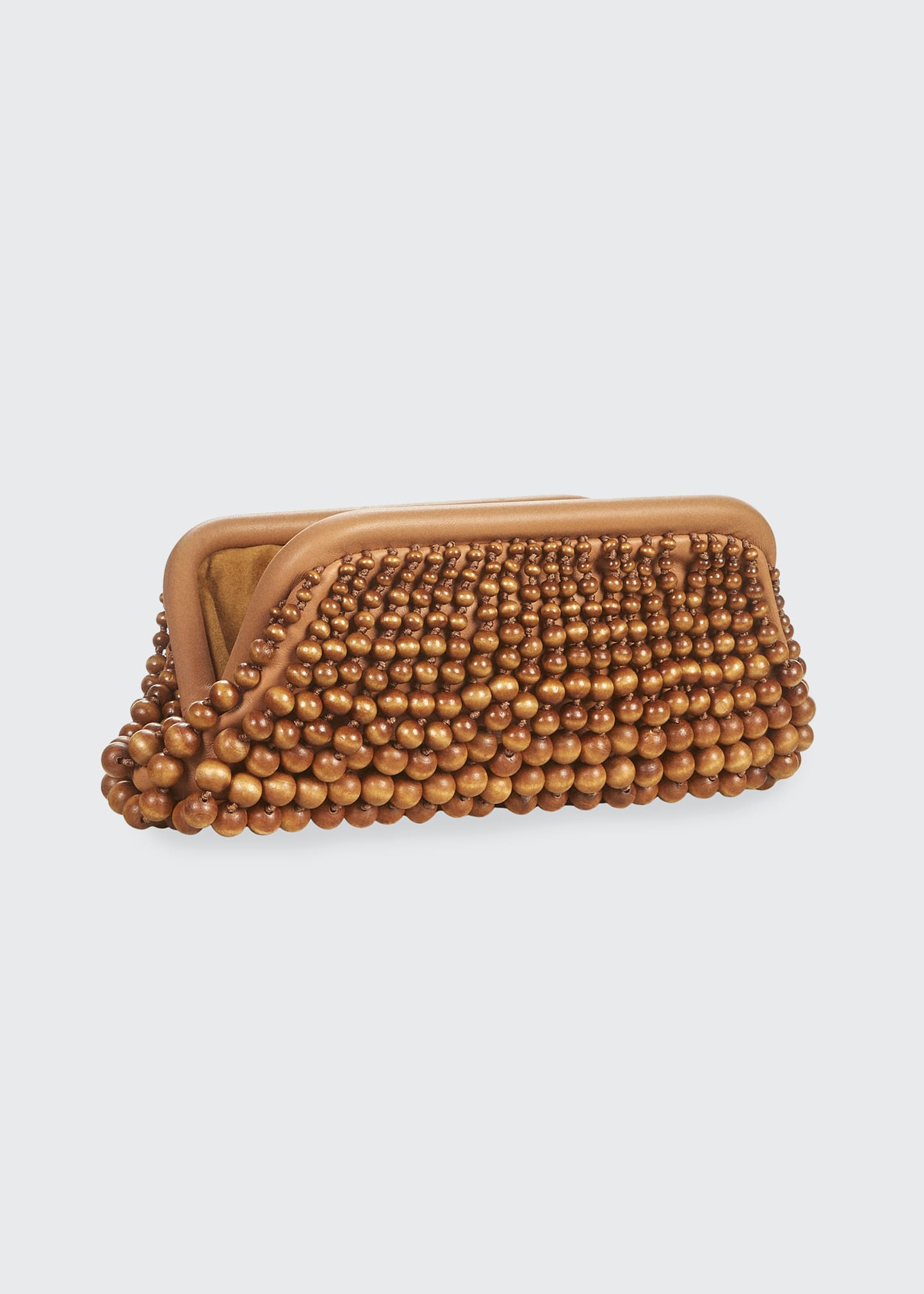 Túi clutch đính cườm bằng gỗ Nia của Cult Gaia