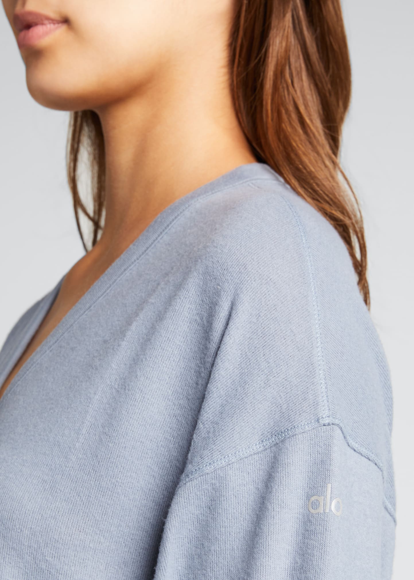 alo yoga プルオーバー Alo Yoga Alolux Soho Cropped Henley Top - Bergdorf Goodman