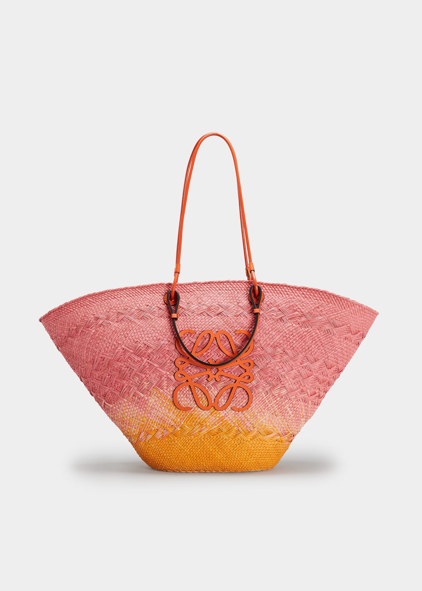 SUGAR - Everyday bag: @loewe Anagram Tote Bag #Sugar #SugarMust #FW22 #Loewe