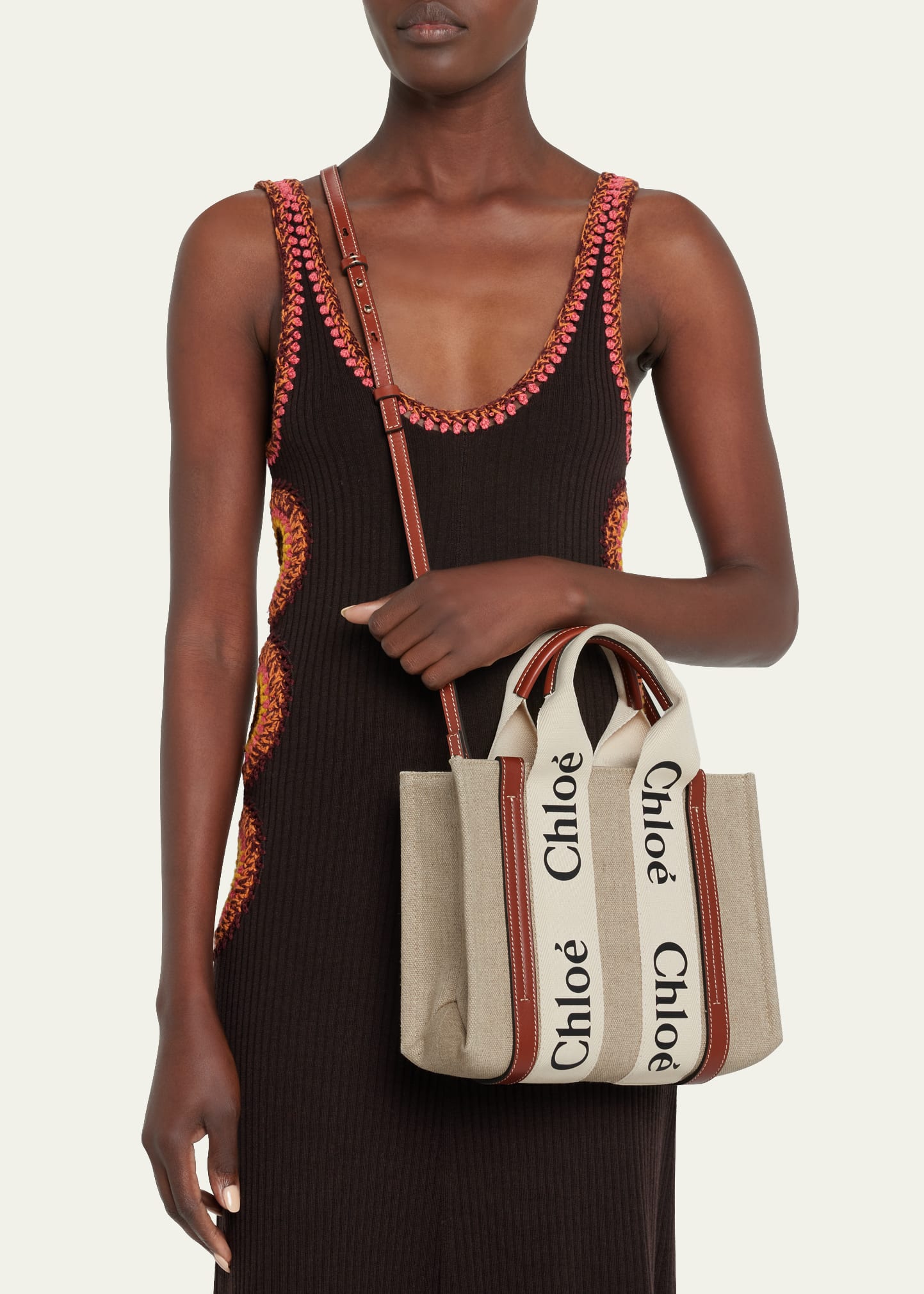 トートバッグ CHLOE WOODY SMALL TOTE BAG IN LINEN AND LEATHER Chloé Mini Woody Tote Bag In Linen & Leather in Shiny grey