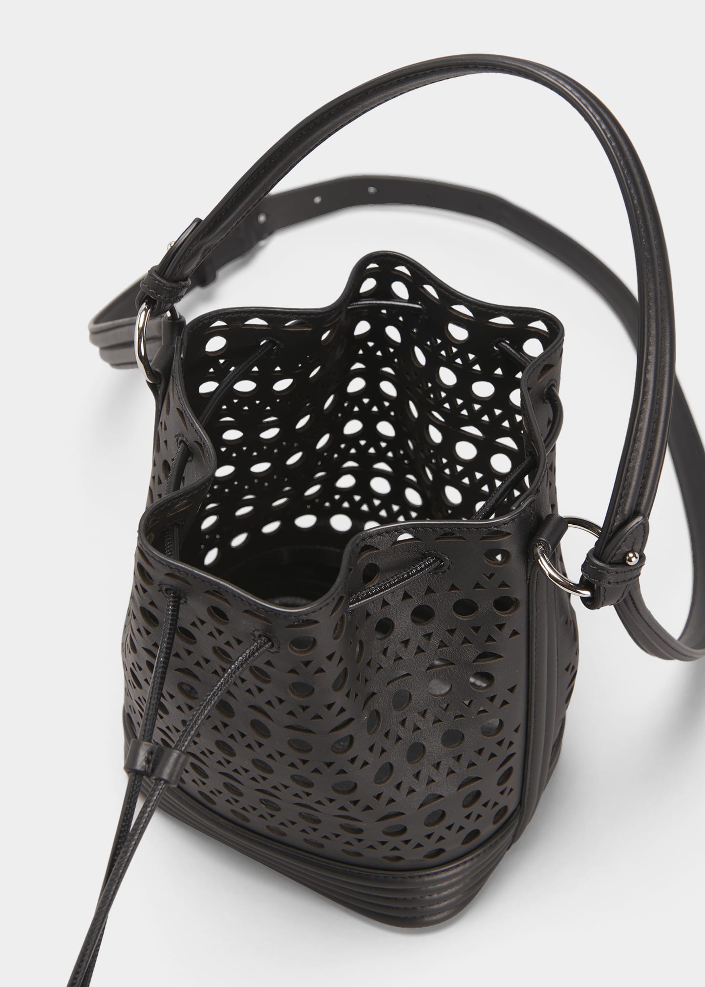ALAIA LE SEAU SMALL VIENNE BUCKET BAG ショルダーバッグ ALAIA(ALAIA)ALAIA LE SEAU SMALL VIENNE BUCKET BAG ショルダーバッグ