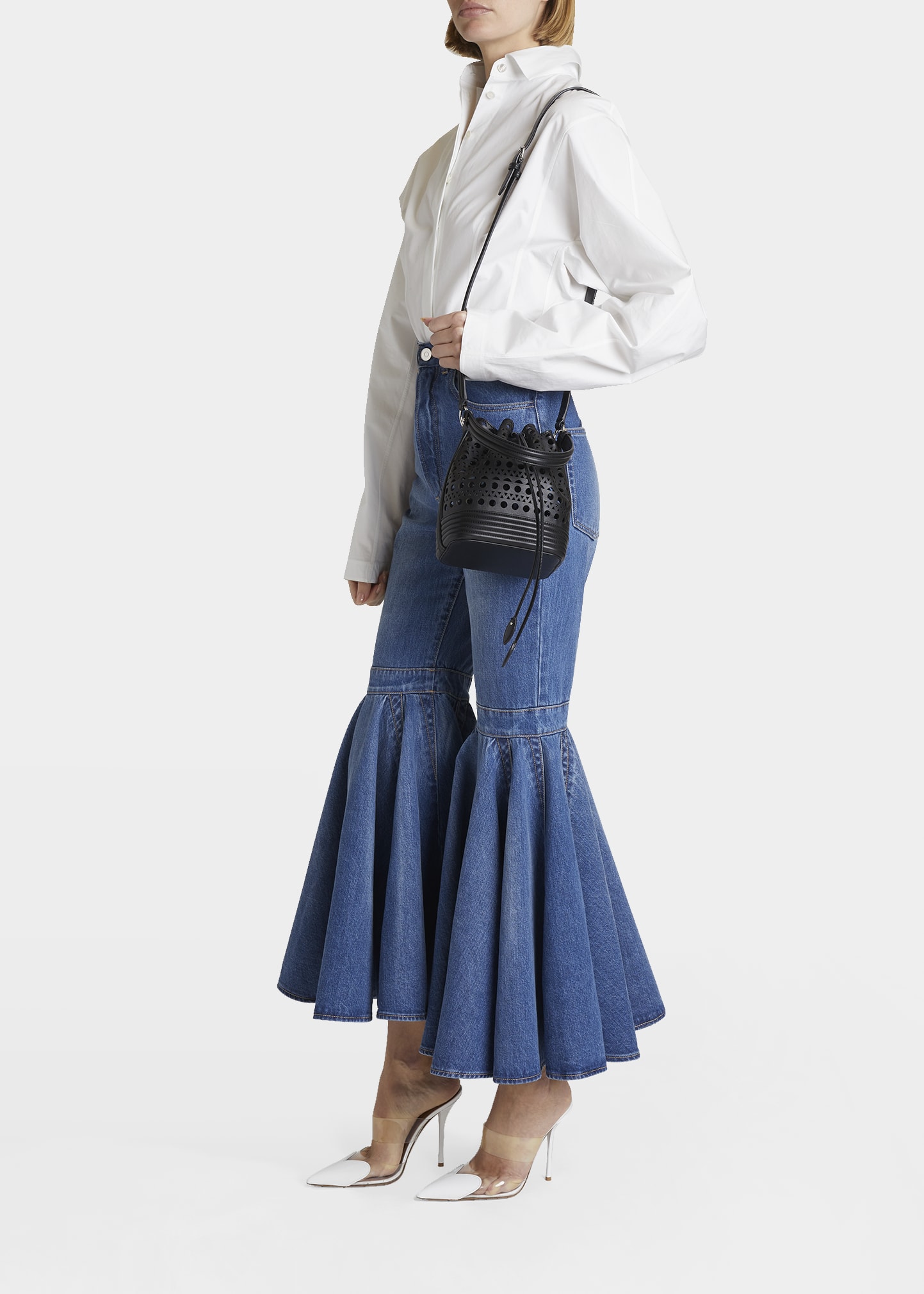 ALAIA LE SEAU SMALL VIENNE BUCKET BAG ショルダーバッグ ALAIA(ALAIA)ALAIA LE SEAU SMALL VIENNE BUCKET BAG ショルダーバッグ