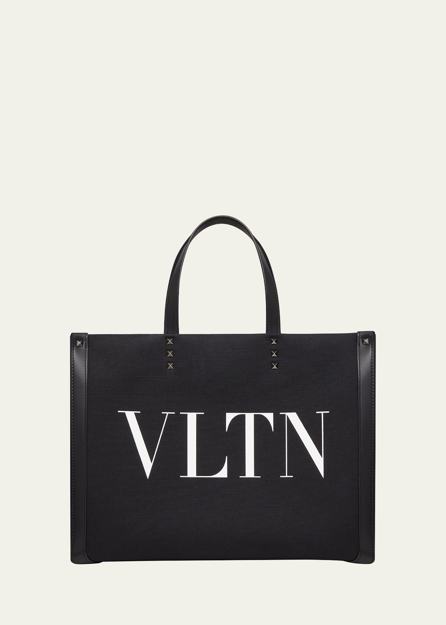VALENTINO ブラック VLTN トートバッグ　本日限定特別プライス 関税送料込- VALENTINO VLTN トートバッグ エコラボ ミディアム