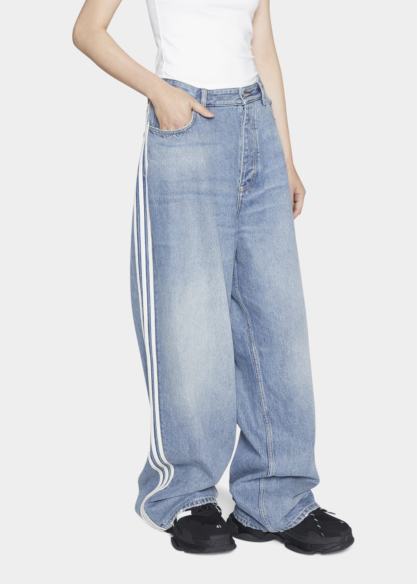 【可愛い♪】BALENCIAGA Striped Cupro Oversized Trousers BALENCIAGA Striped wool pants | NET-A-PORTER