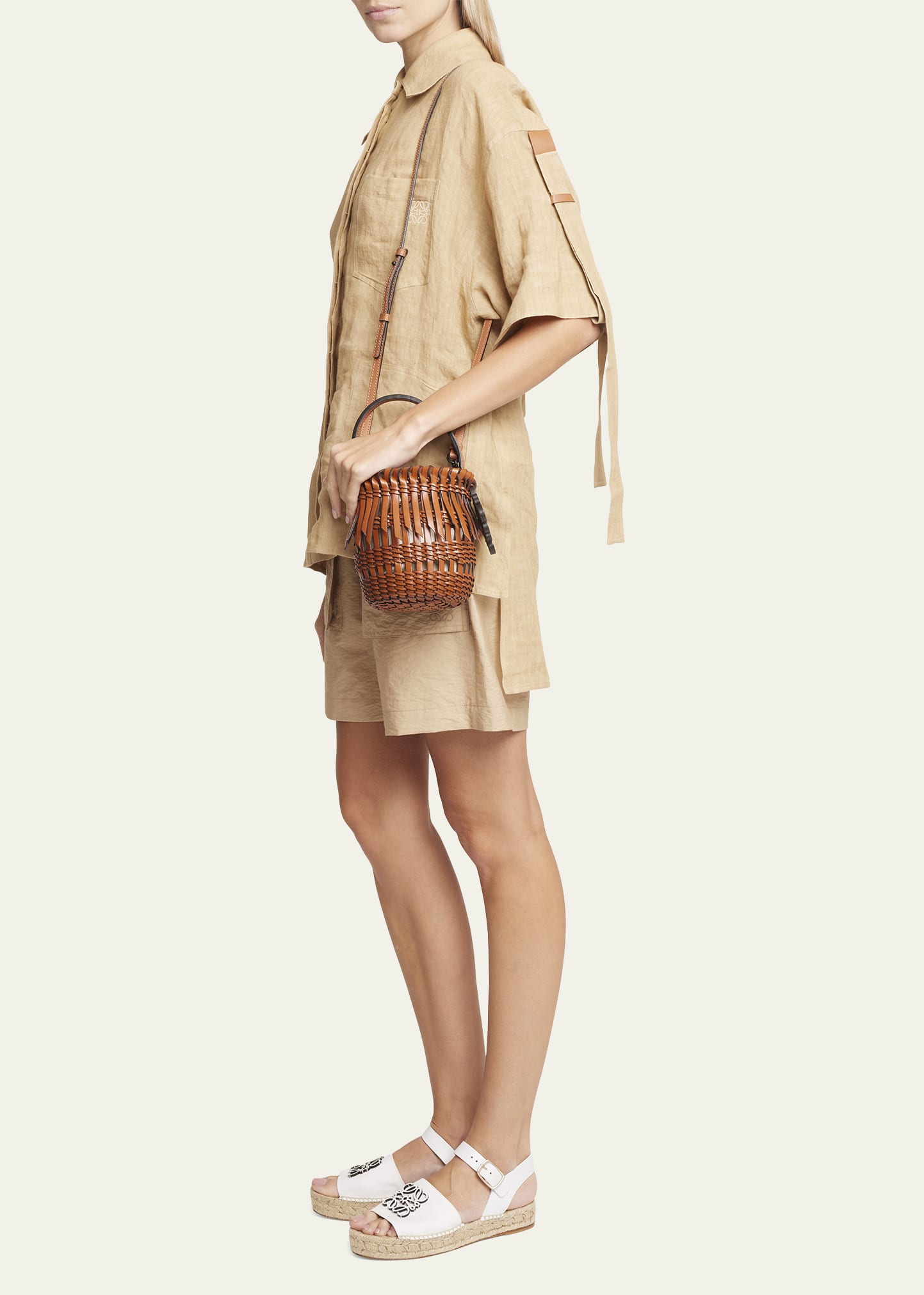 【クラフト感漂う逸品】LOEWE fringe bucket bag Small 2色展開 Small Fringe Bucket bag in calfskin Black - LOEWE