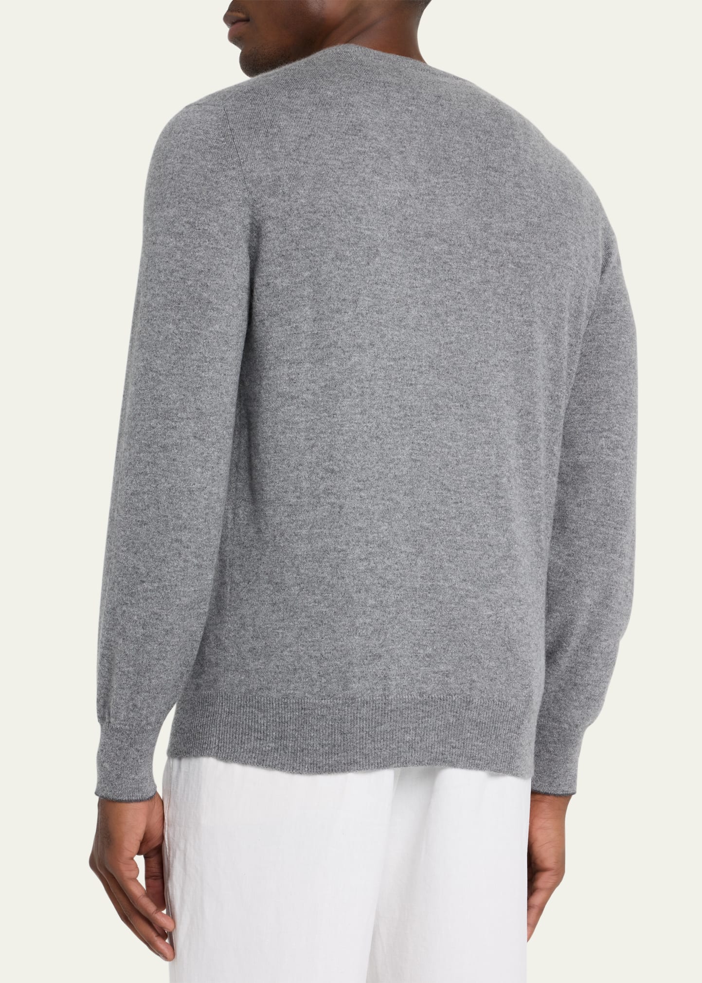 【送料&関税込】Brunello Cucinelli Round Neck Sweater Lightweight sweater for Man in Black | Brunello Cucinelli