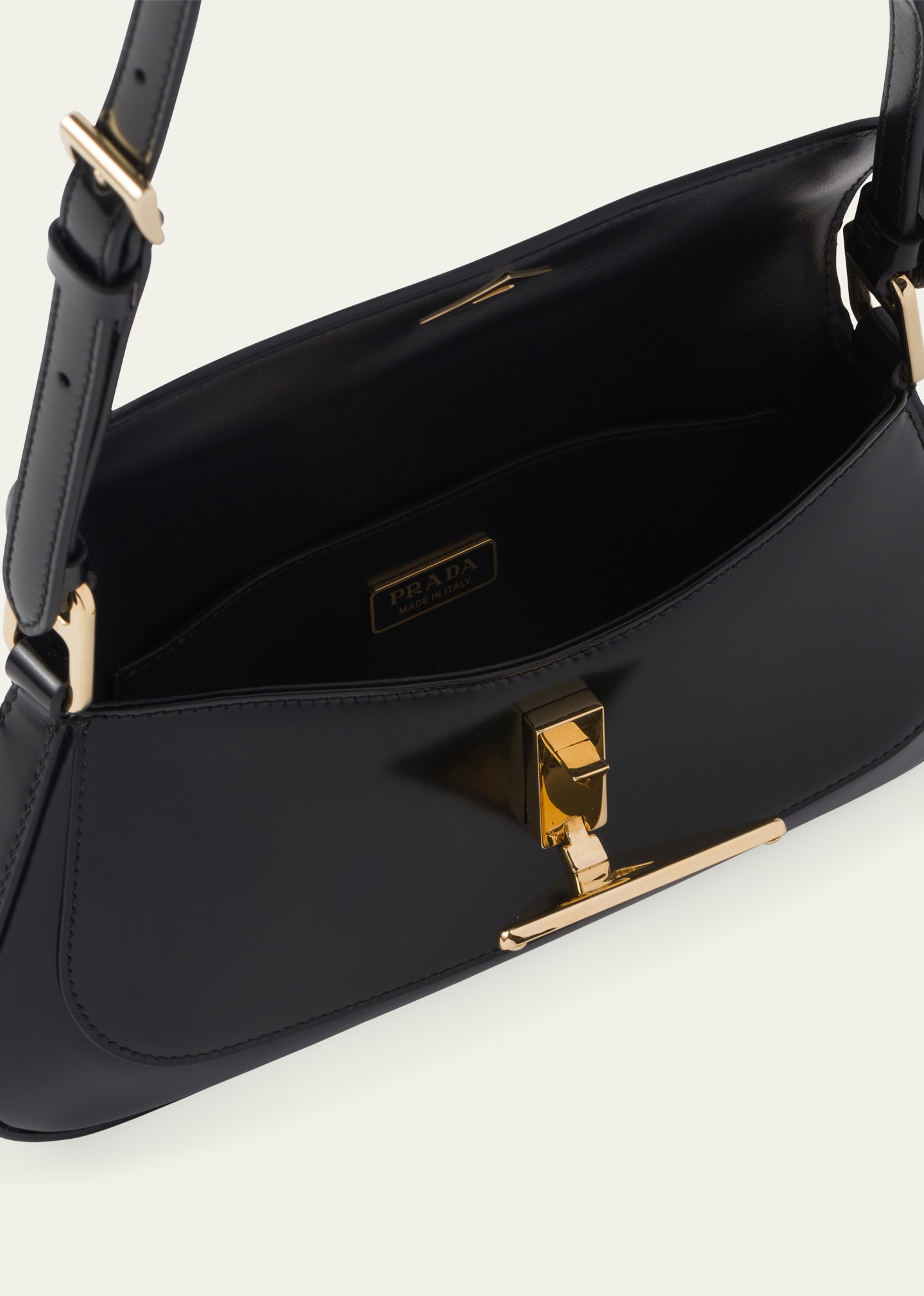 【希少✨️】PRADA Shoulder ブラックフライデー価格‼️ 楽天市場】【P5倍 1/1 0時〜1/5 24時】プラダ ショルダーバッグ