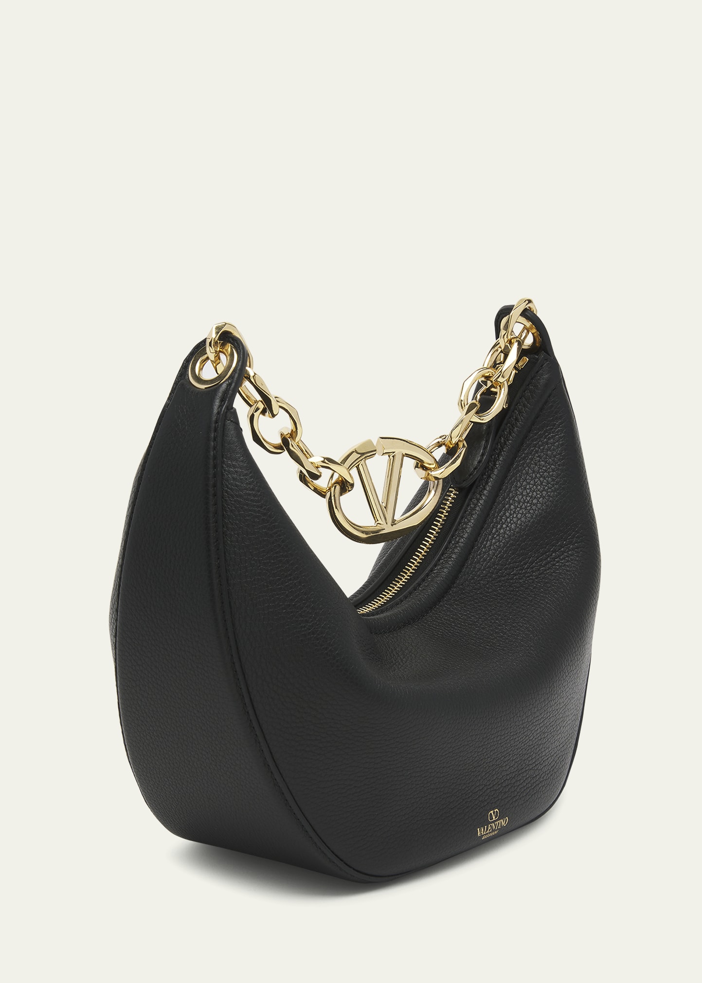 【関税&送料込】Valentino Garavani Small Hobo Vlogo Moon B Valentino Garavani Small VLogo Moon Hobo Bag | Black | FARFETCH