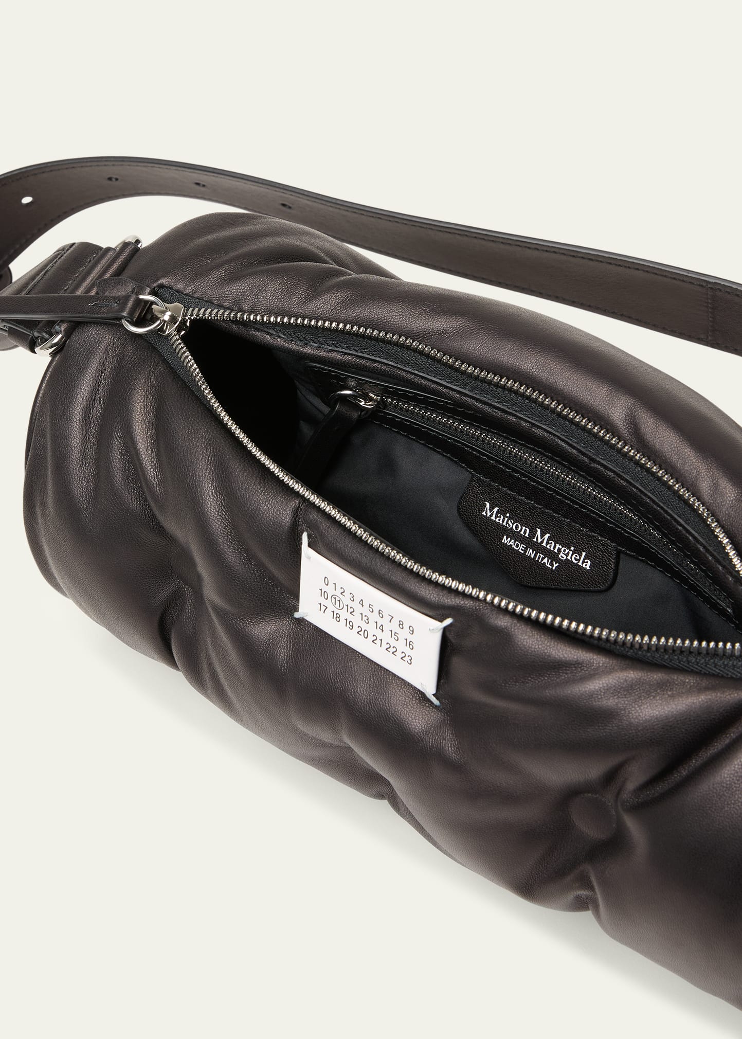 SALE★メゾンマルジェラ 男女OK! Glam Slam Crossbody bag Maison Margiela Glam Slam Sport Flat Pocket Crossbody Bag in