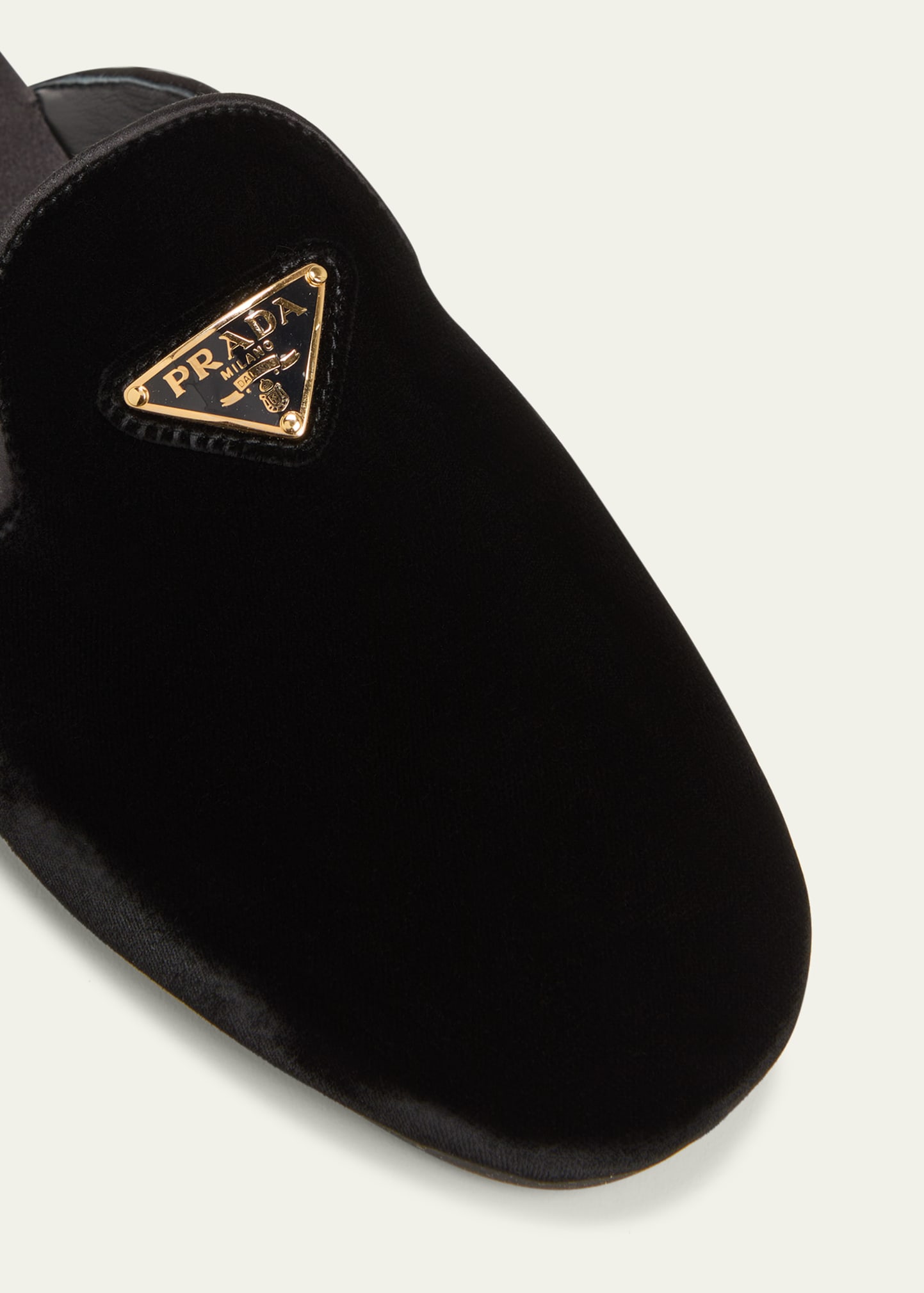 靴 PRADA Velvet Mules pink-velvet-prada-mules-clogs-