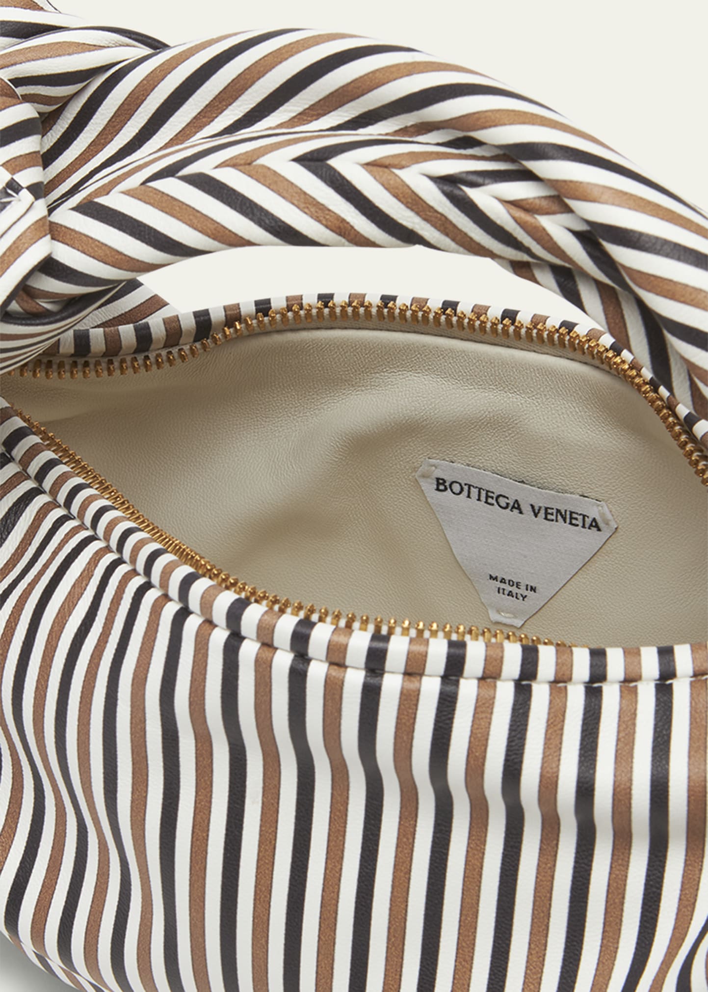BOTTEGA VENETA★Mini Jodie デニムシャツハンドバッグ 送関込み BOTTEGA VENETA☆Mini Jodie デニムシャツハンドバッグ 送関込み