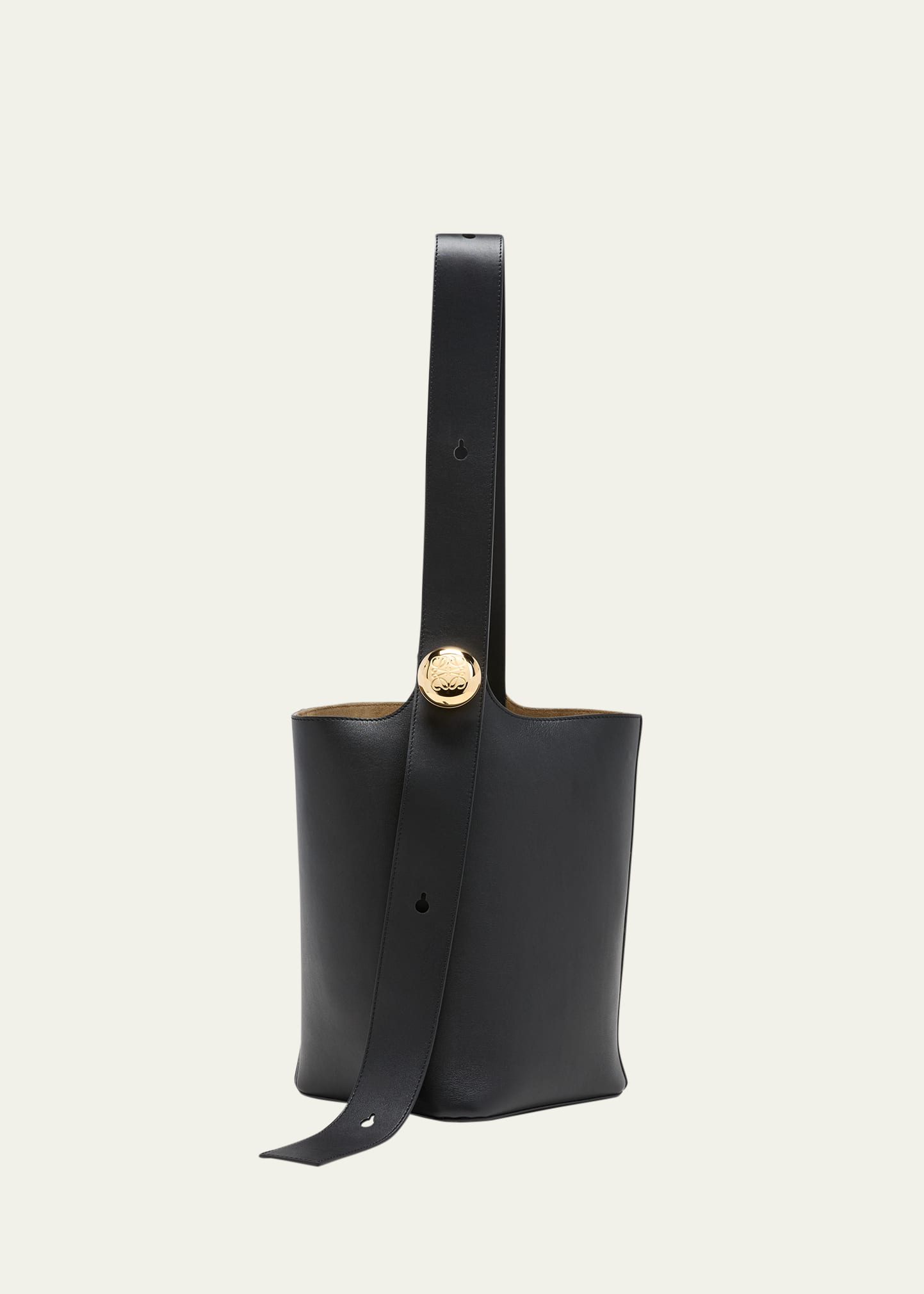 Trademark small best sale leather bucket bag