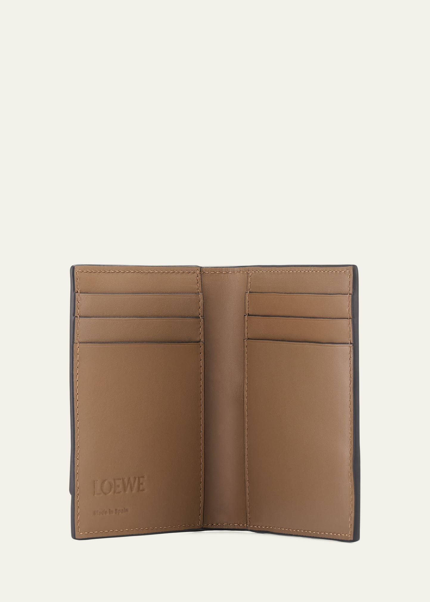 【無料郵送/関税込/正規品】 Loewe Bifold Card Holder in Soft bg_4704137_100244_c