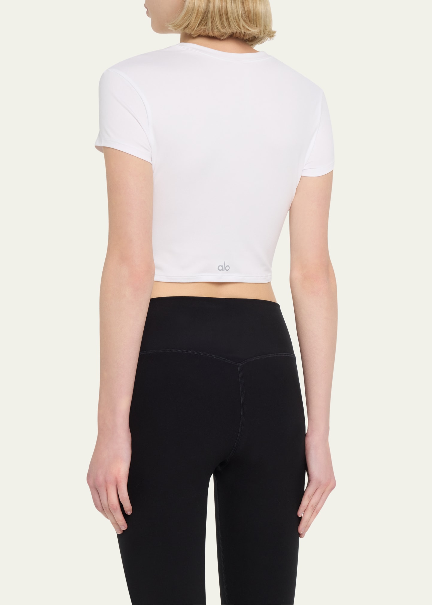 alo yoga Dream Crop Short Sleeve M ドーブグレ Alosoft Crop Finesse Short Sleeve - Black | ALO