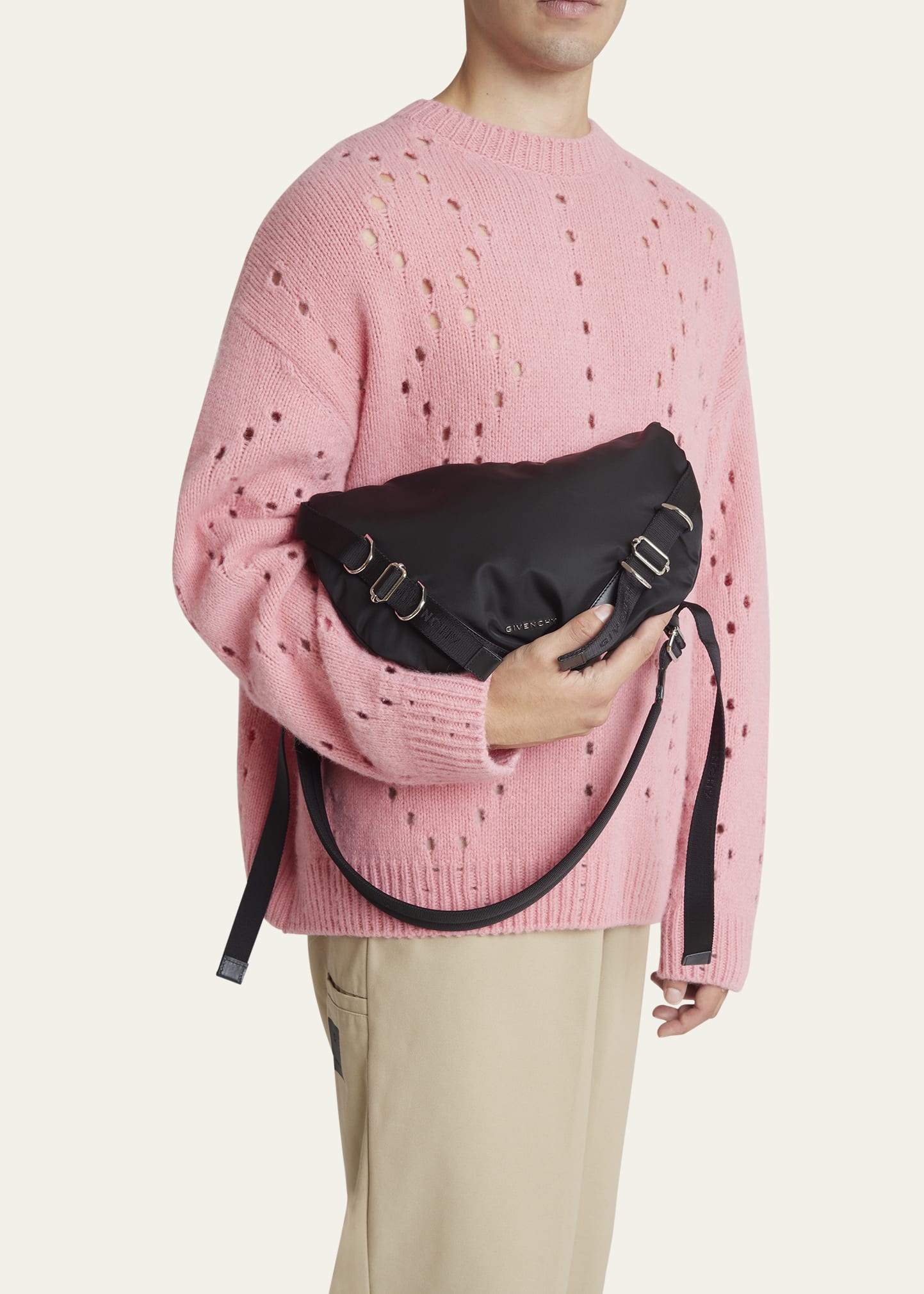 GIVENCEY  美品　黒　ポンチョ Givenchy Men's Voyou Nylon Crossbody Bag - Bergdorf Goodman
