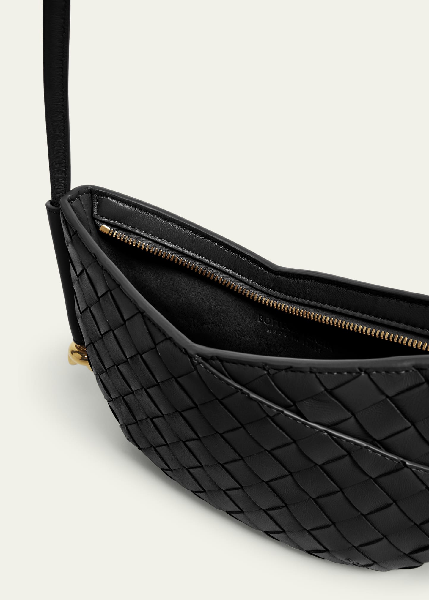 【関税・送料込み】BOTTEGA VENETA Solstice ホーボーバッグ Bottega Veneta Mini Solstice Hobo Bag | Neiman Marcus