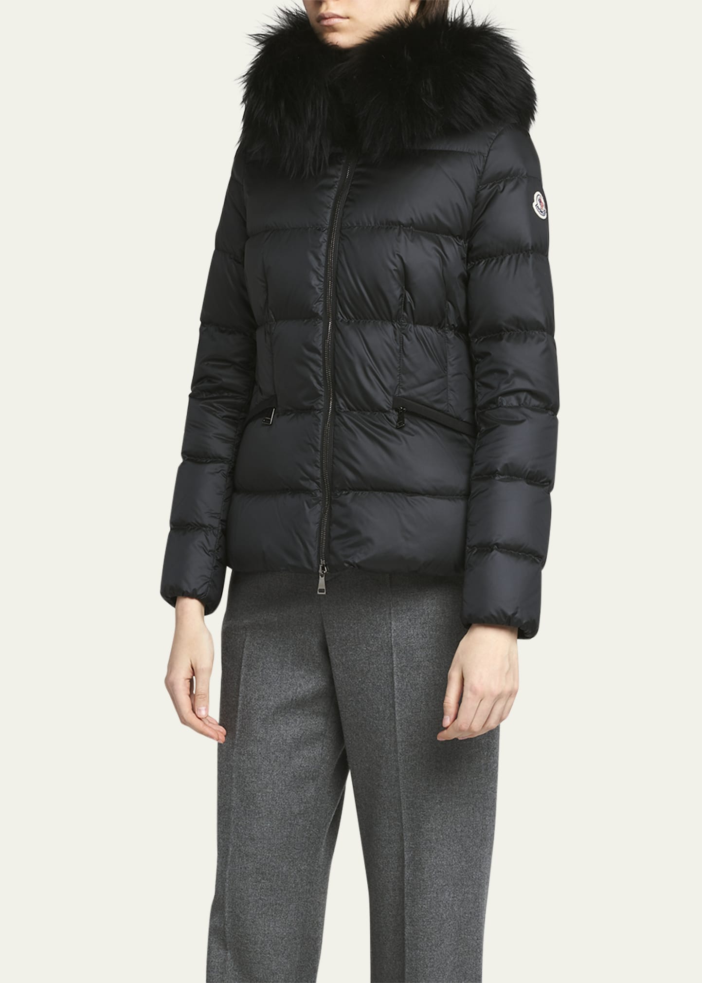 ダウンジャケット・コート MONCLER | Boed Short Down Jacket Moncler Boed Short Puffer Jacket with Shearling Hood Trim
