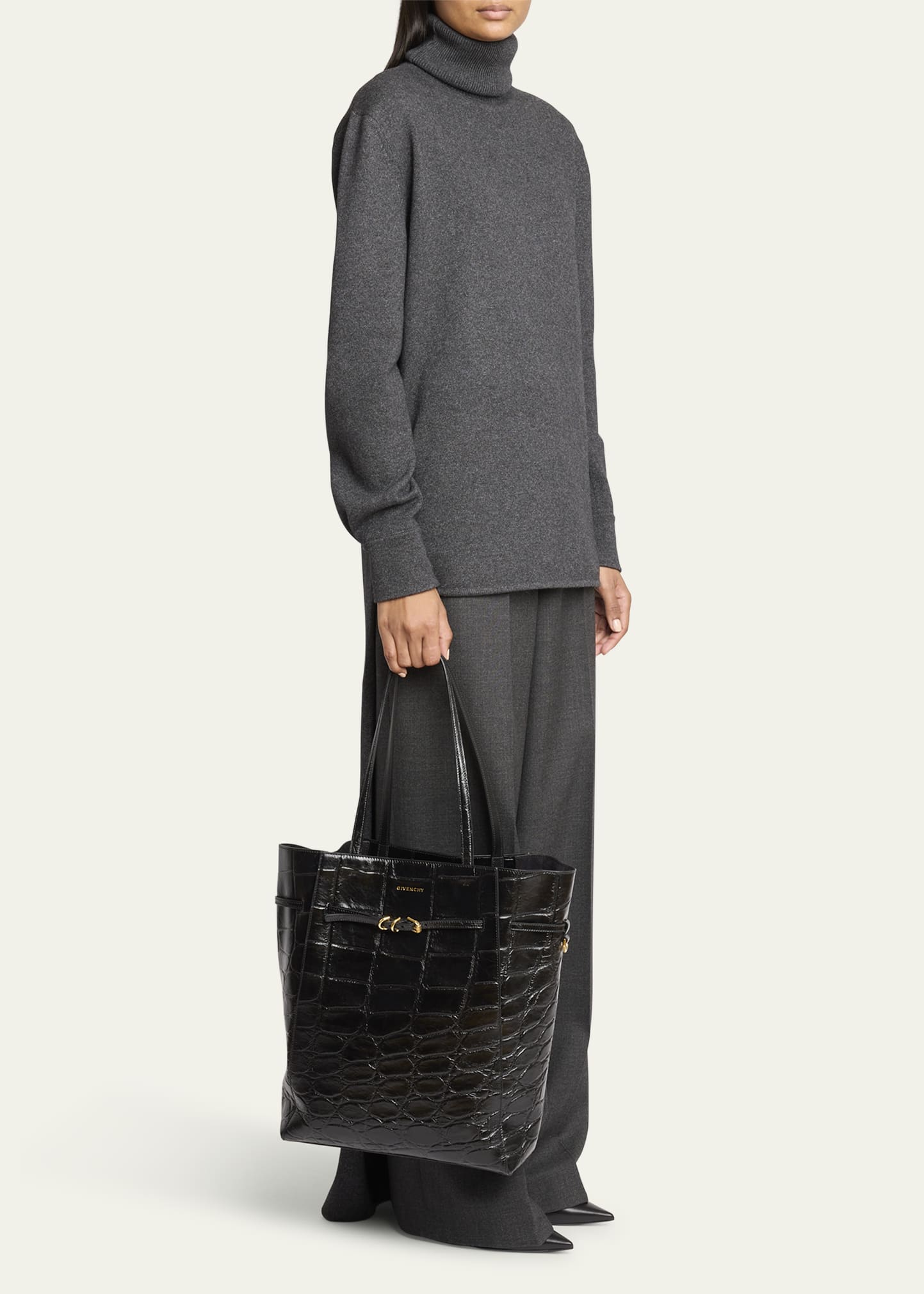 トートバッグ Givenchy \"Medium Voyou\" tote bag Medium Voyou Leather Tote Bag Black | The Webster