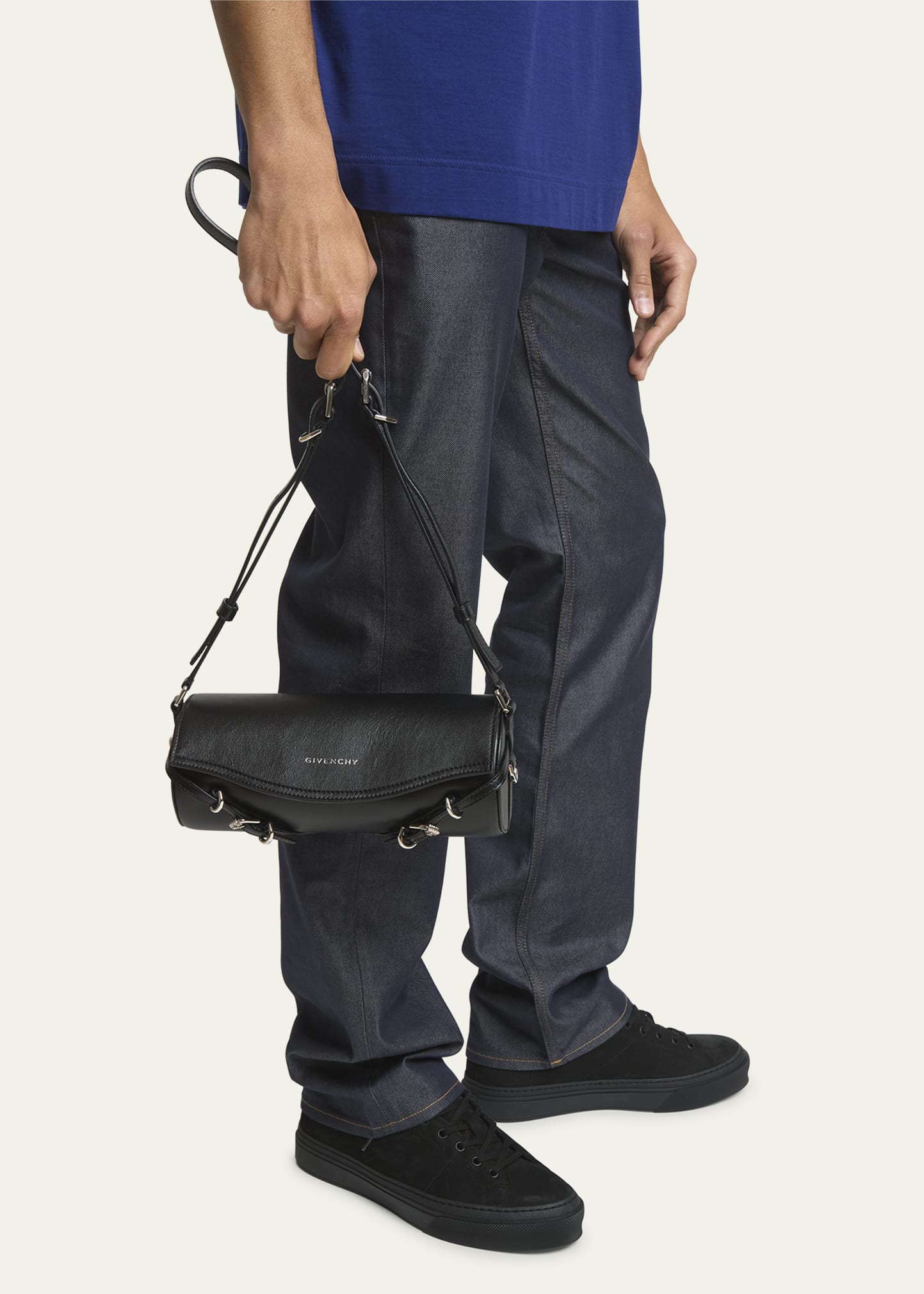 【送料&関税込】Givenchy Voyou Roller Bag Voyou Roller bag in grained leather in - black | Givenchy US