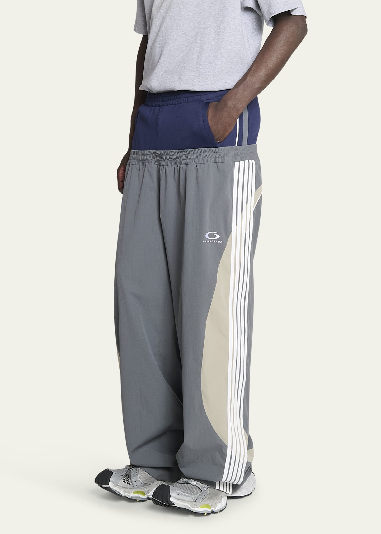 【関税込み】balenciaga 'Tracksuit' pants Men's Large Tracksuit Pants in Black/grey | Balenciaga US