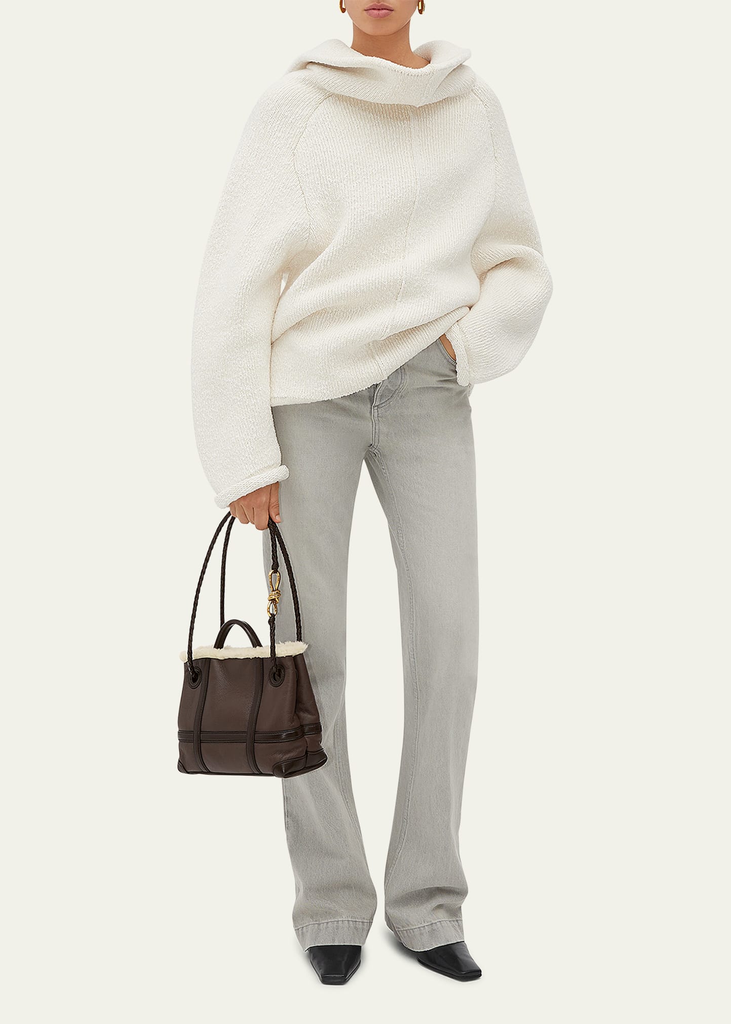 美品 Bottega Veneta アイボリー ザ ボルド 37 箱あり Bottega Veneta Small Andiamo Aviator Shearling Tote Bag - Bergdorf