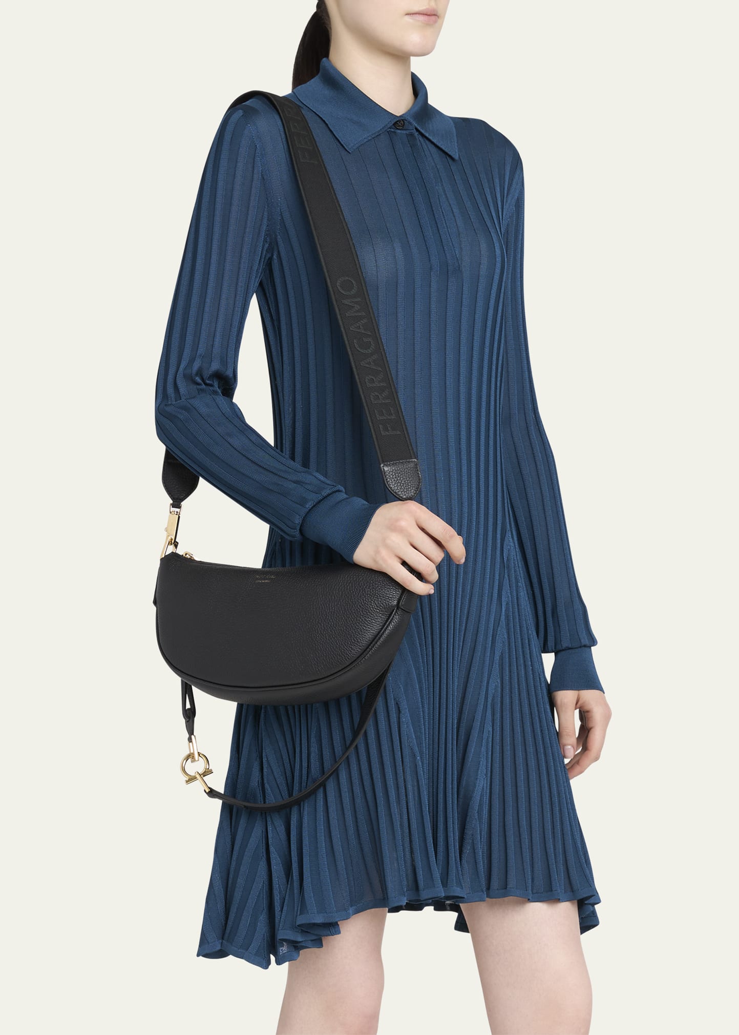 ★国内発送★【Ferragamo】Smile スモール ホーボーバッグ Hobo bag (M) - Women | Ferragamo