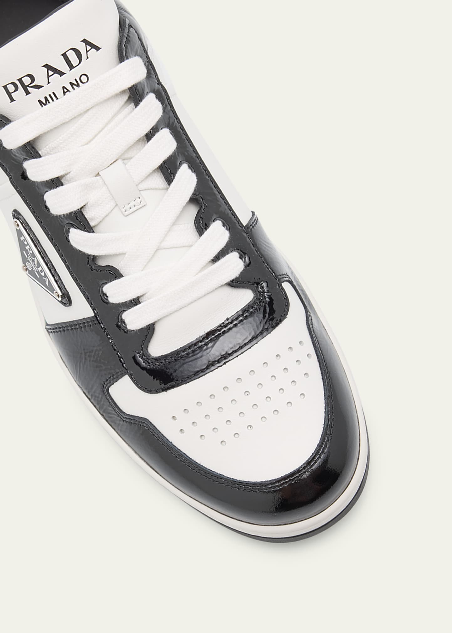 関税・送料込 PRADA Downtown bicolor スニーカー Prada Downtown Bicolor Leather Low-Top Sneakers | Neiman Marcus