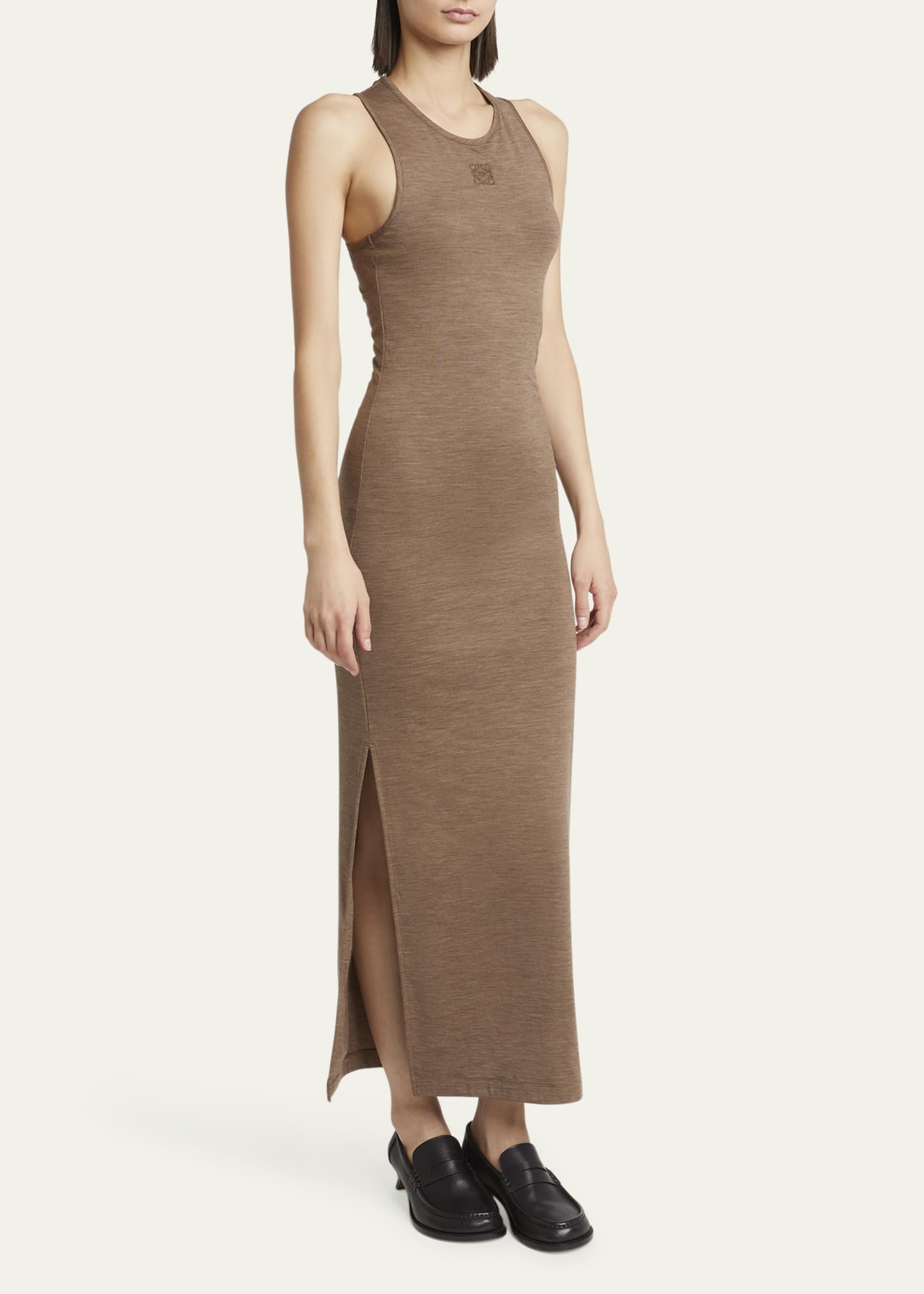 ワンピース LOEWE BROWN WOOL DRESS WITH ANAGRAM LOGO Anagram wool-blend maxi dress in brown - Loewe | Mytheresa